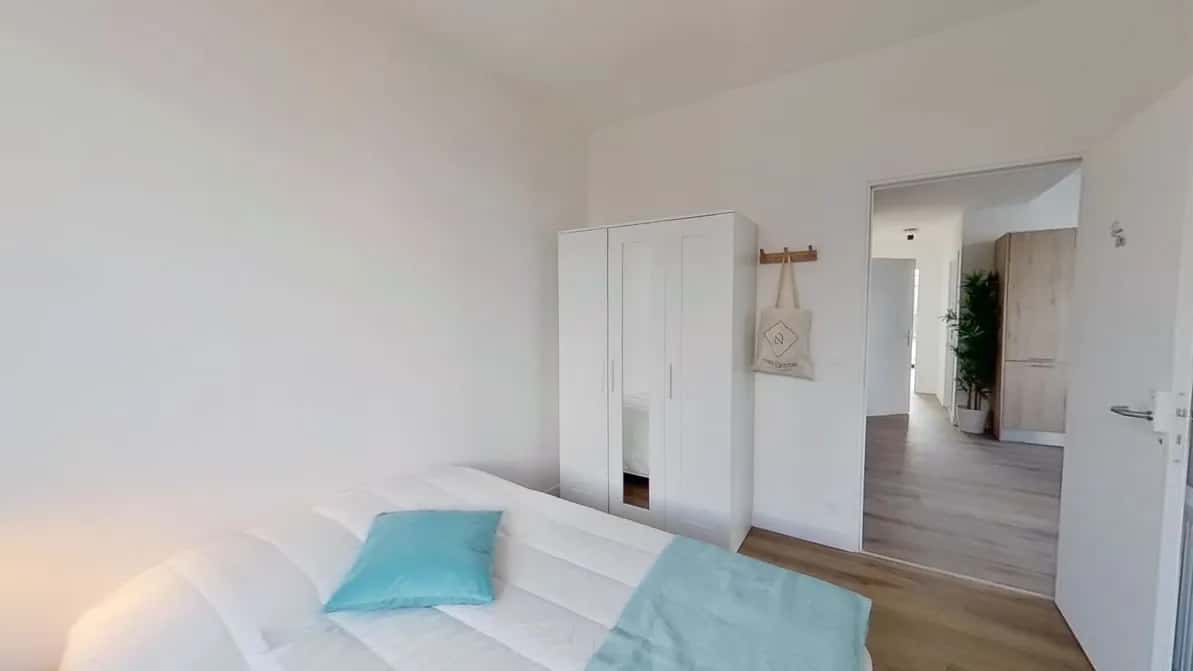 Room in Avenue Sainte-Anne, Asnières-sur-Seine for 130 m² with 7 bedrooms