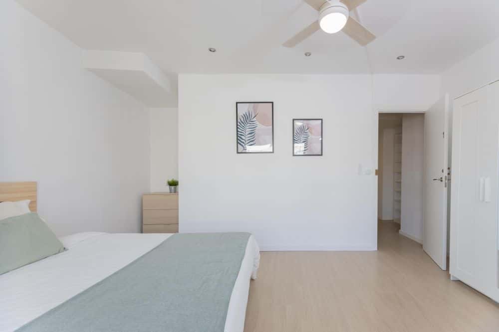 Habitacion doble con balcón en Valencia