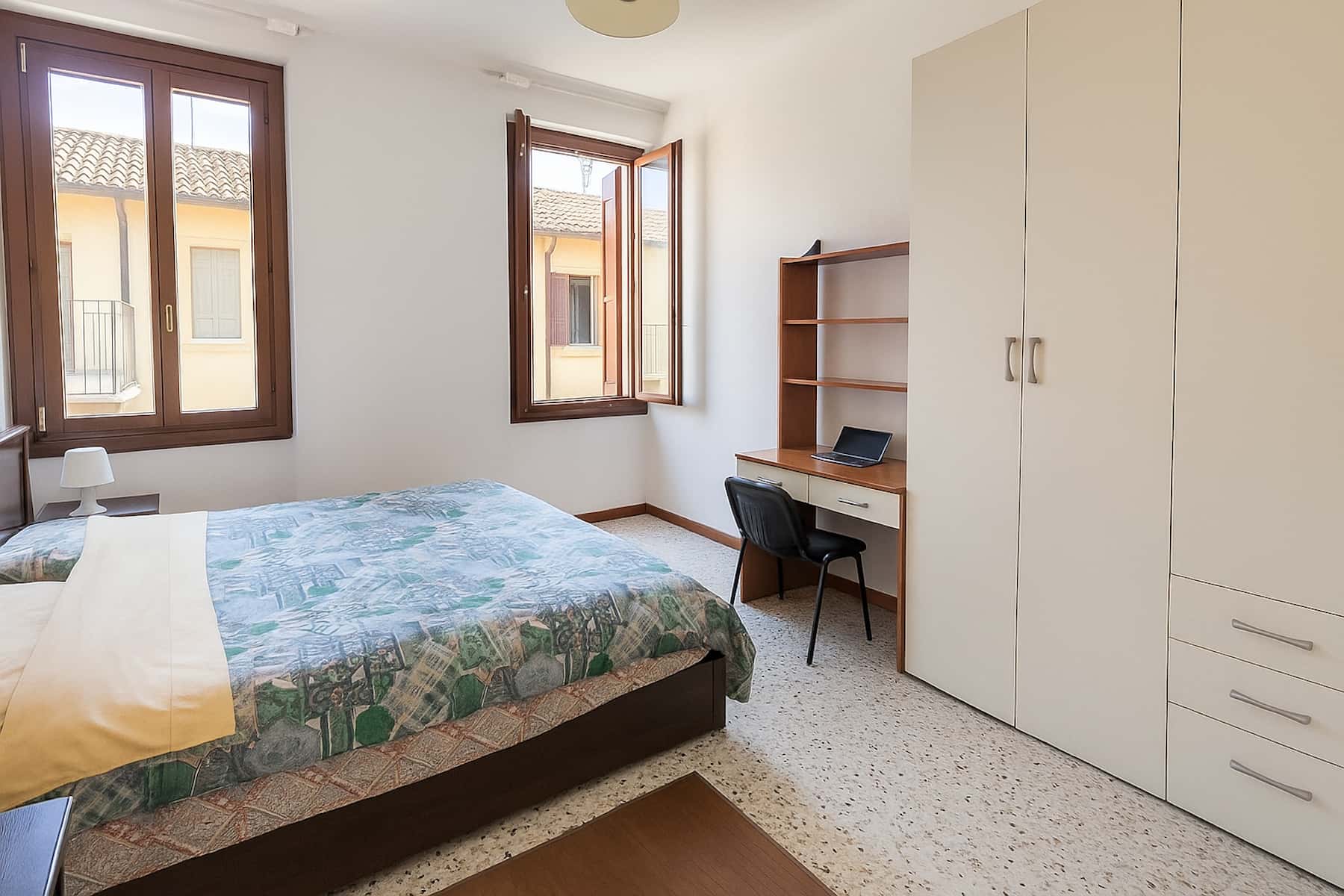 Chambre dans Vicolo Mustacchi, Verona pour 70 m² avec 3 chambres