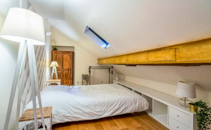 Listing photo thumbnail