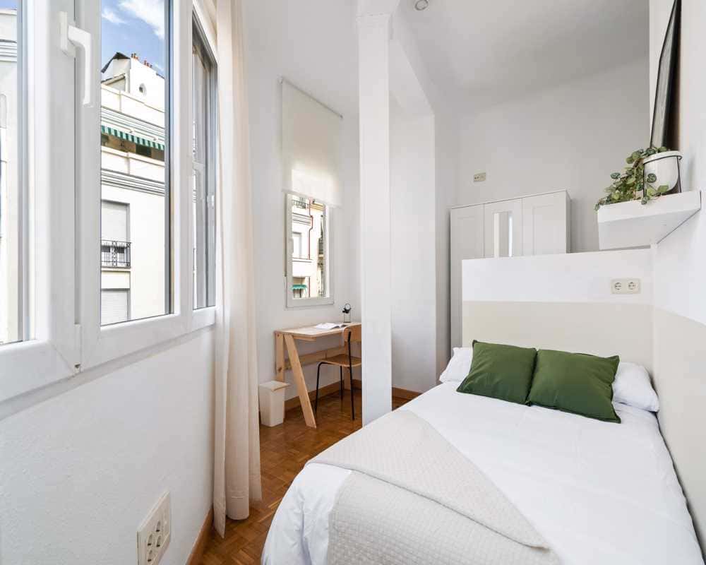 Habitación individual en la Calle Galileo