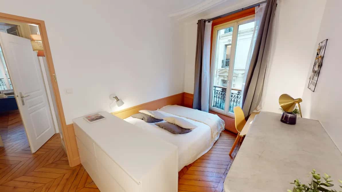 Room in Rue La Boétie, Paris for 100 m² with 4 bedrooms