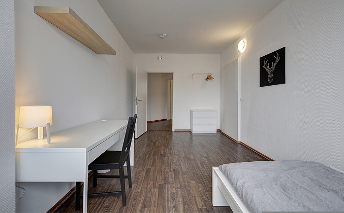 Listing photo thumbnail