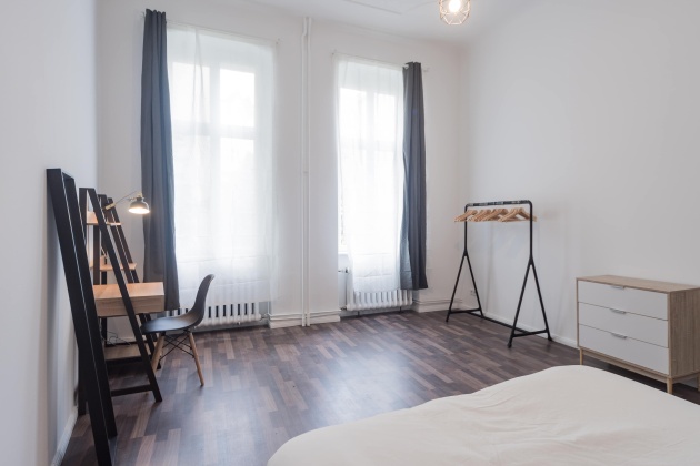 Listing photo thumbnail