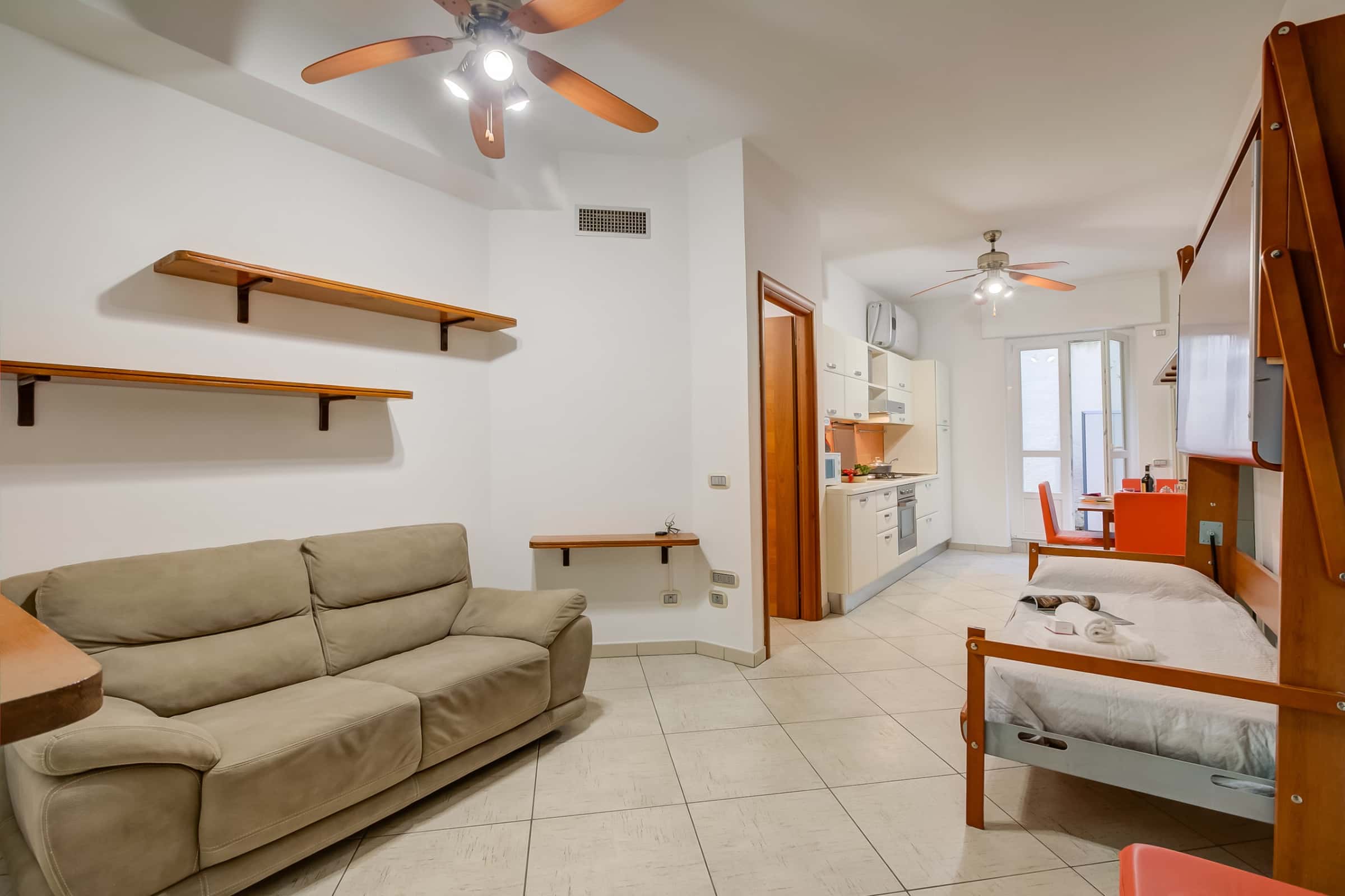 Verbena with parking 500m from the sea