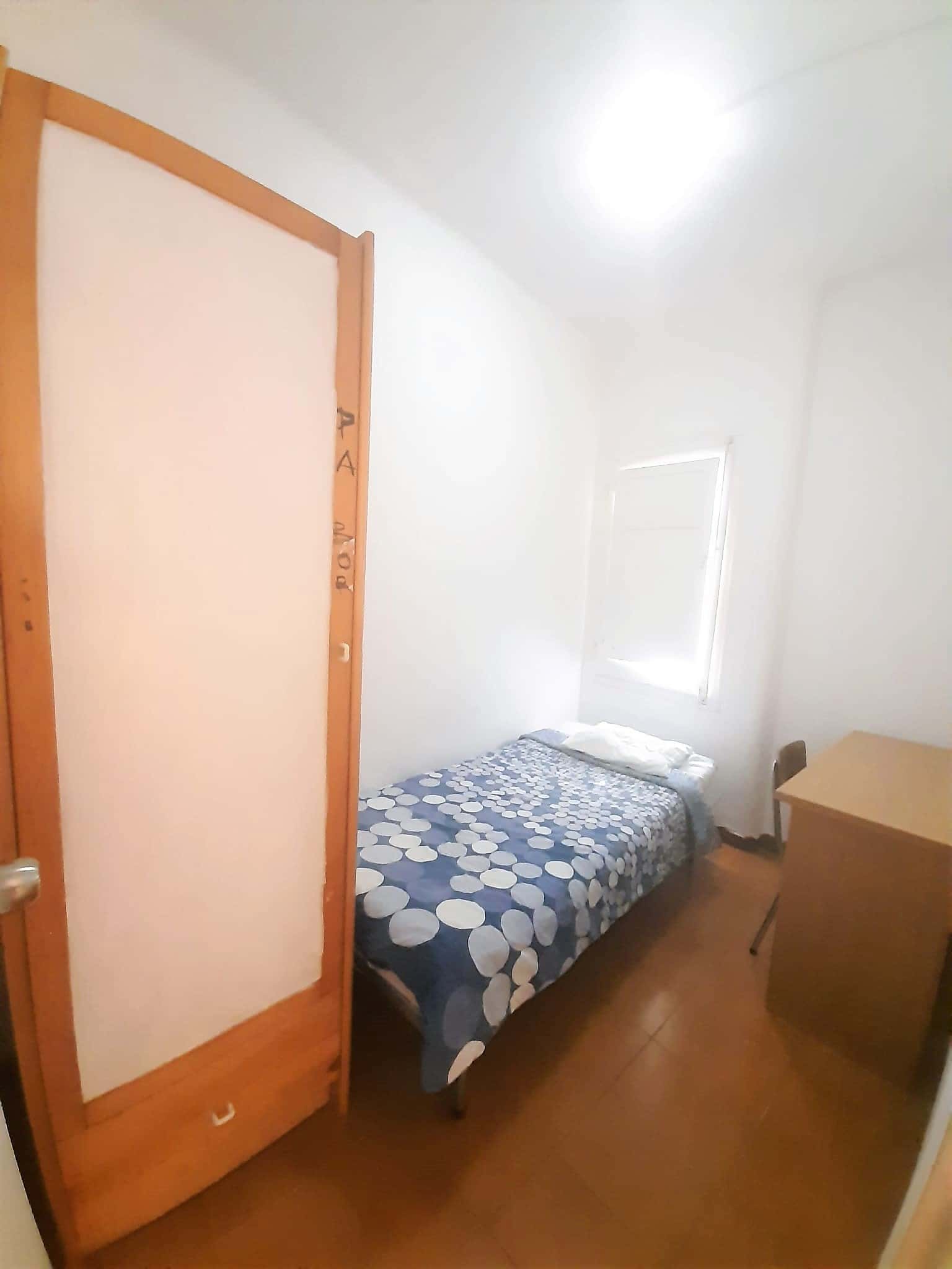 Habitación en Carrer del Pintor Pahissa, Barcelona