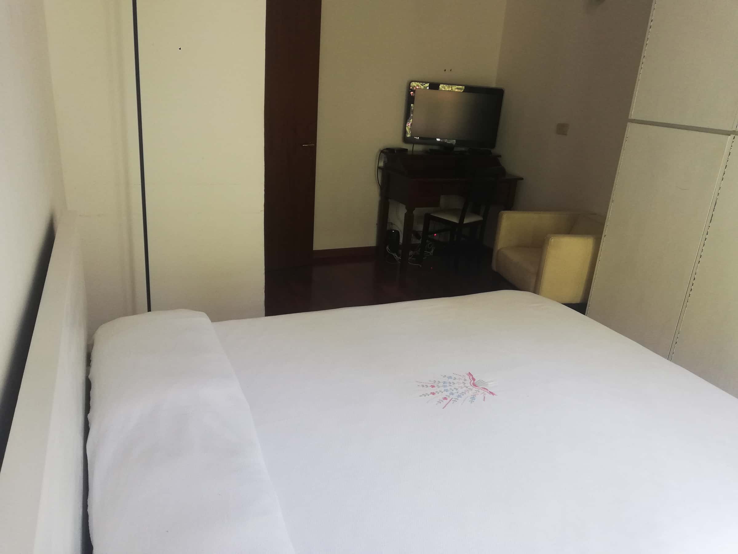 Stanza in Via Collecchio, Milano di 100 m² con 2 camere