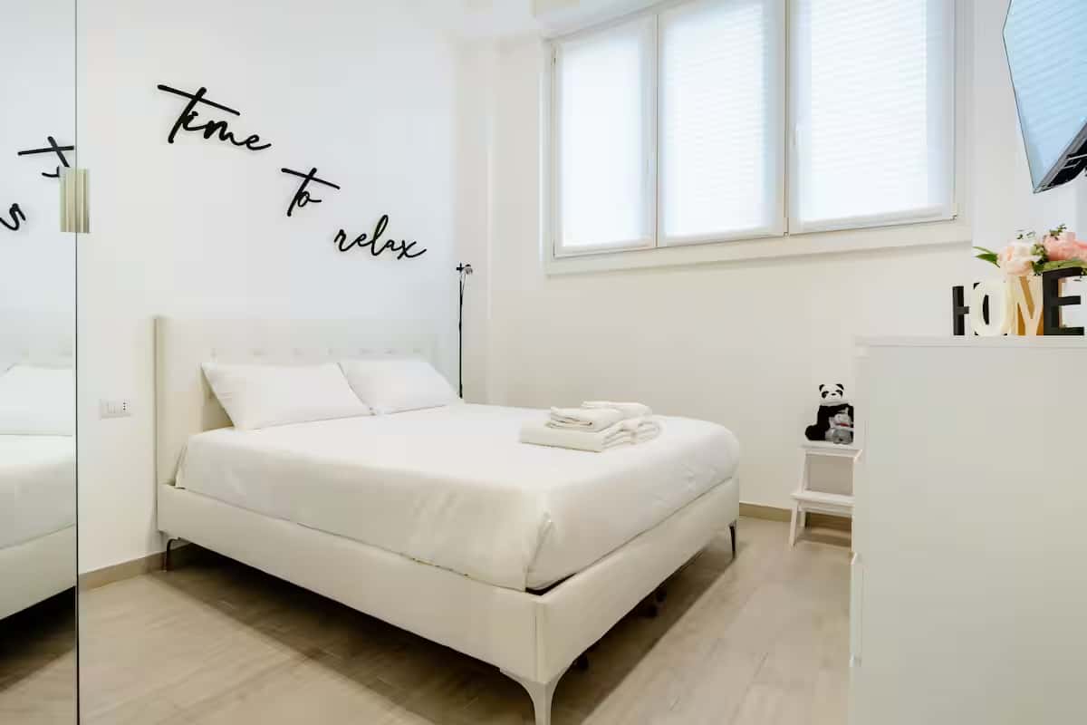 Bilocale in Viale Carlo Troya a Milano