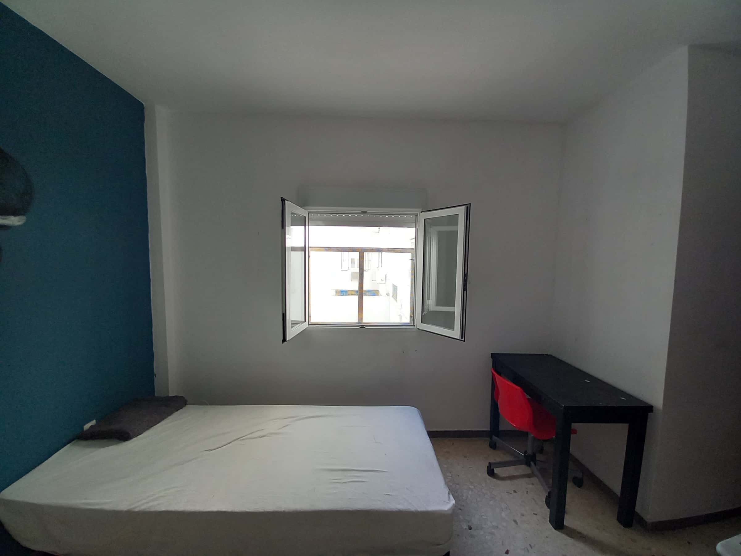 Room in Calle San Hermenegildo, Sevilla
