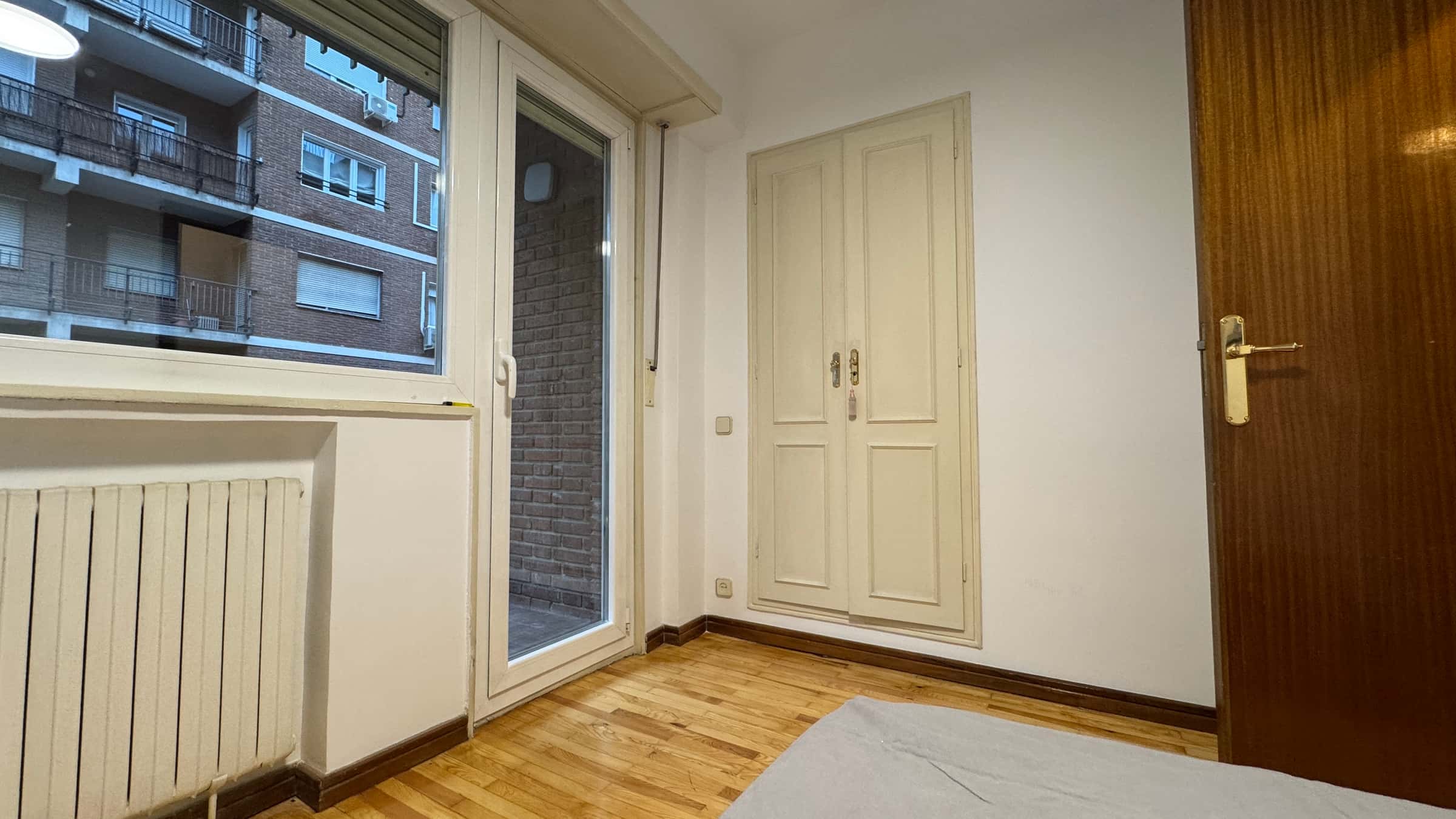 Chambre dans Calle del General Margallo, Madrid pour 100 m² avec 5 chambres