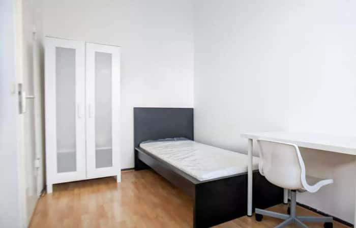 Listing photo thumbnail