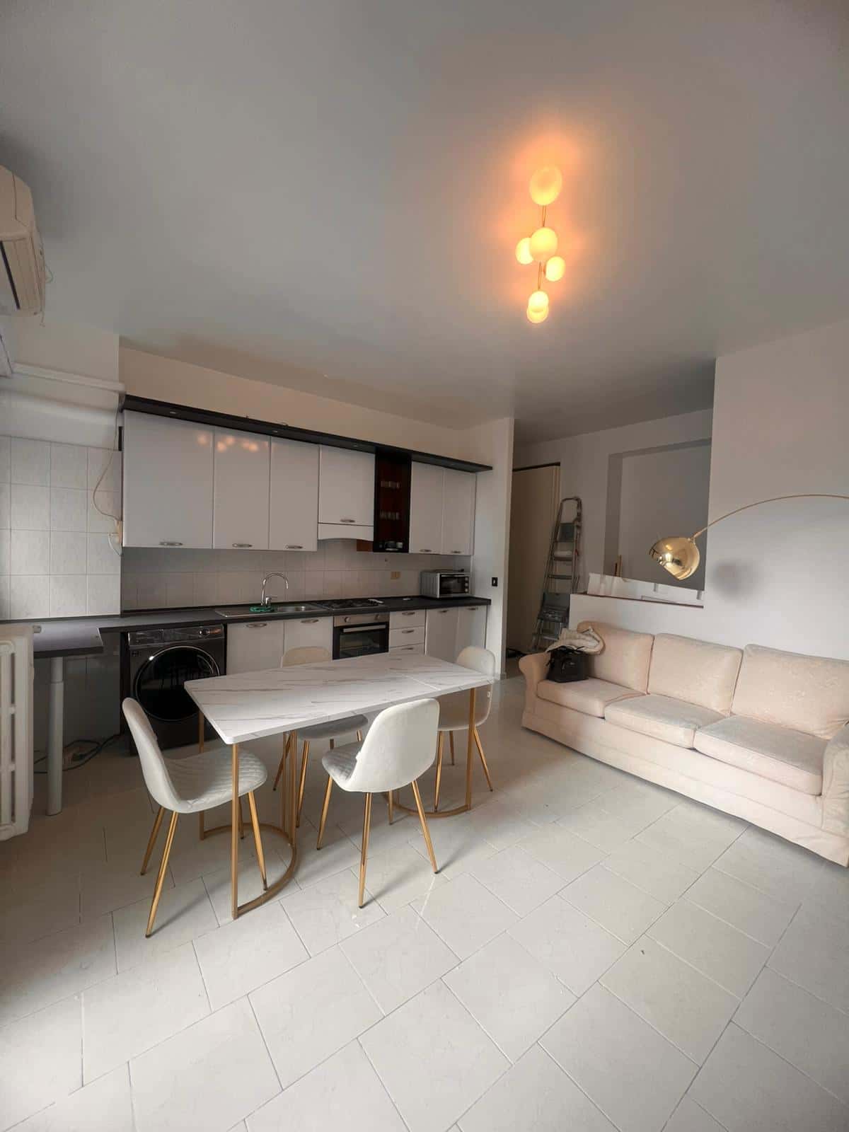 Appartamento in Via Mac Mahon, Milano di 90 m² con 2 camere