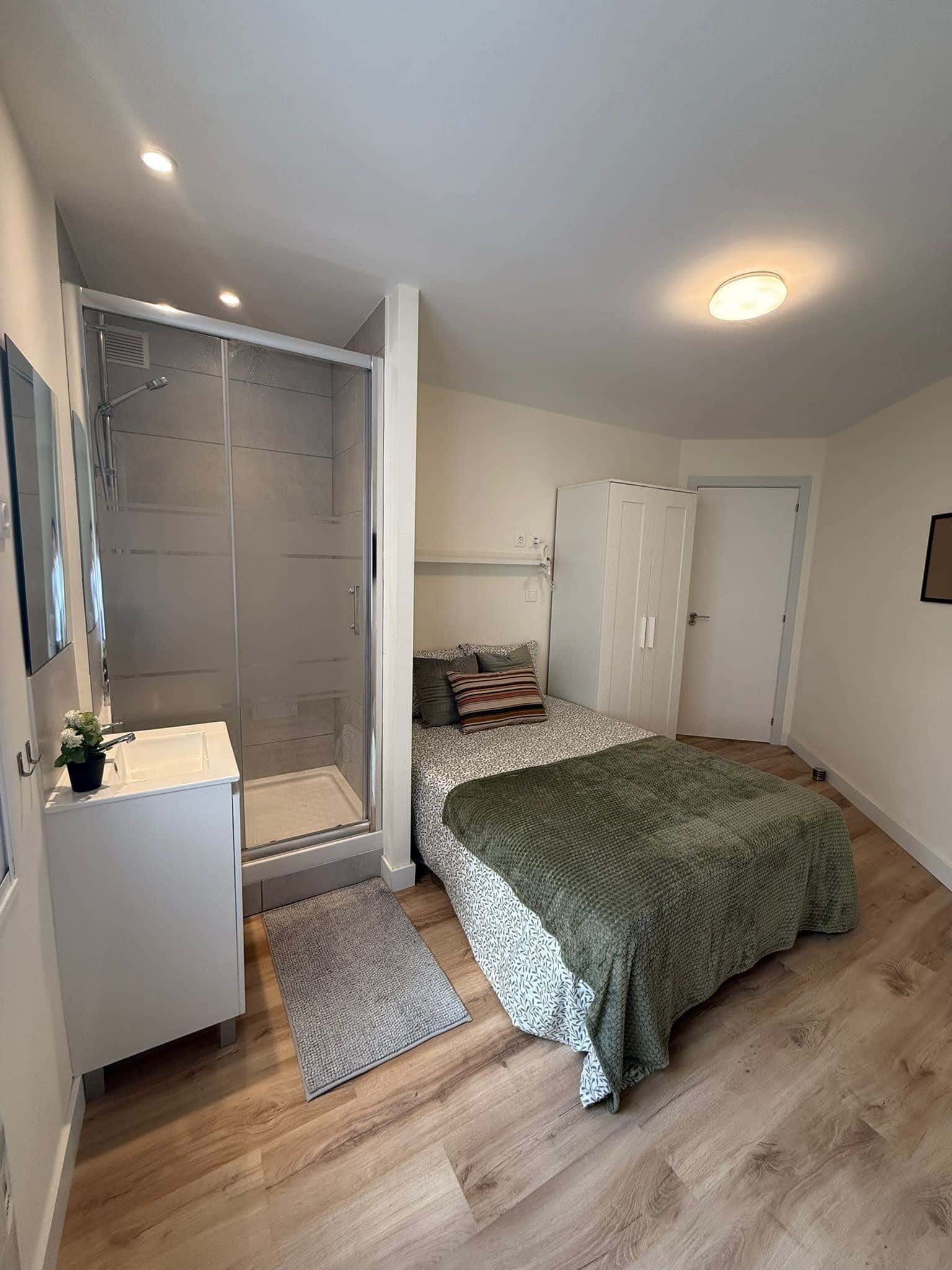 Room in Carrer de Benefactora Remedios Uriarte, Alacant