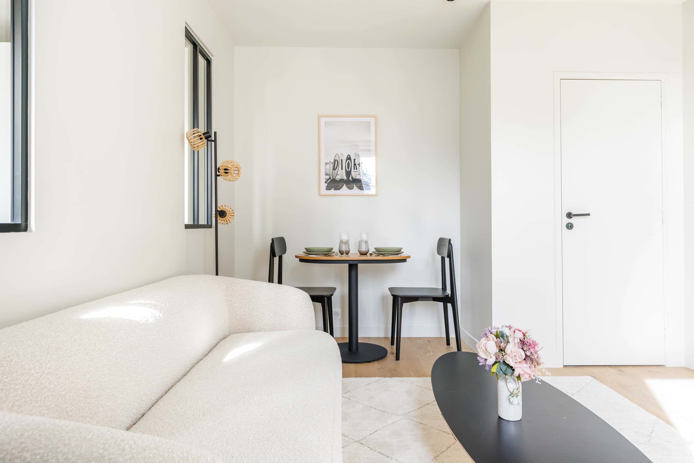 Cozy 1-Bedroom Apartment with Stunning Views