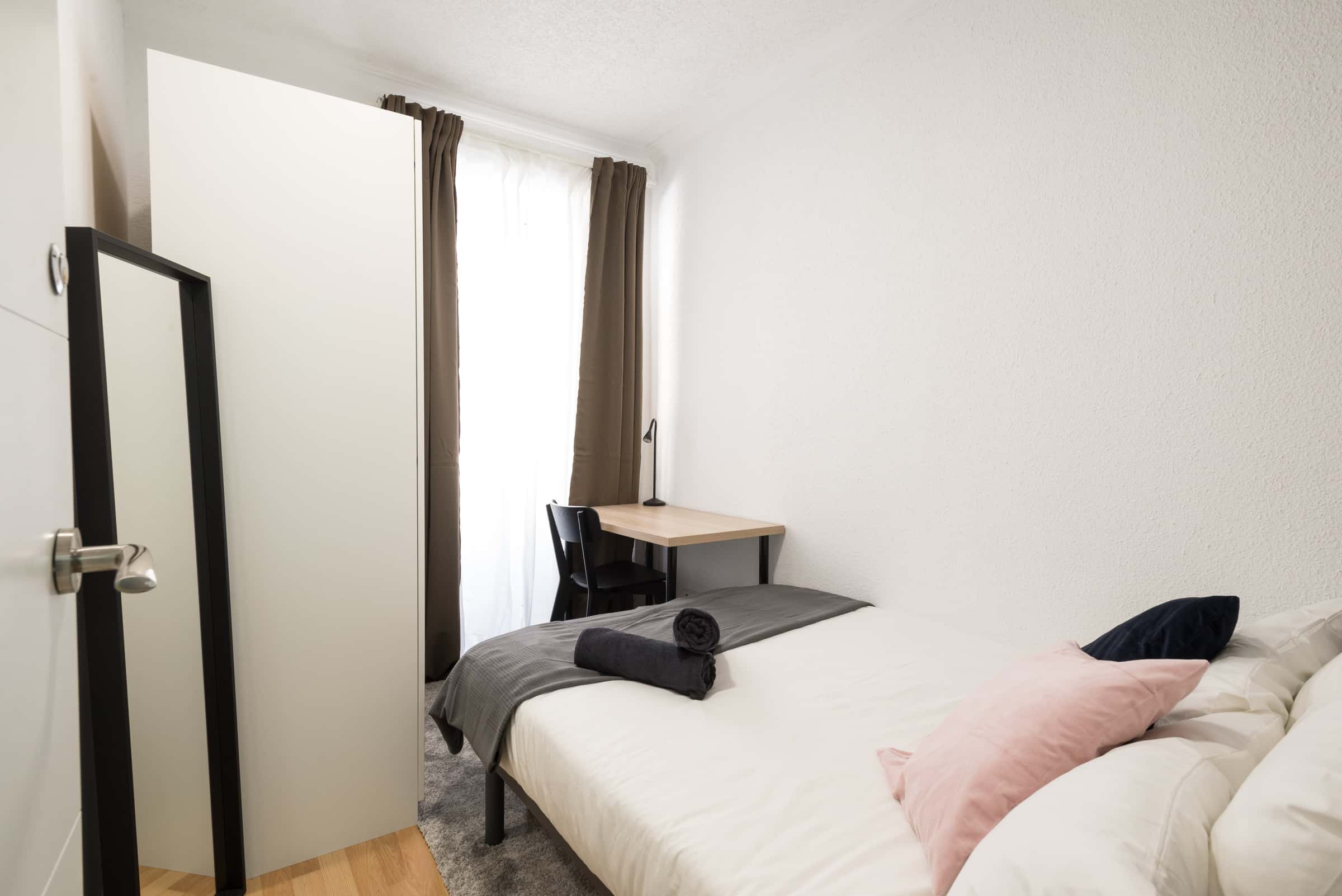 Habitación individual en Via Calle Cedaceros  °