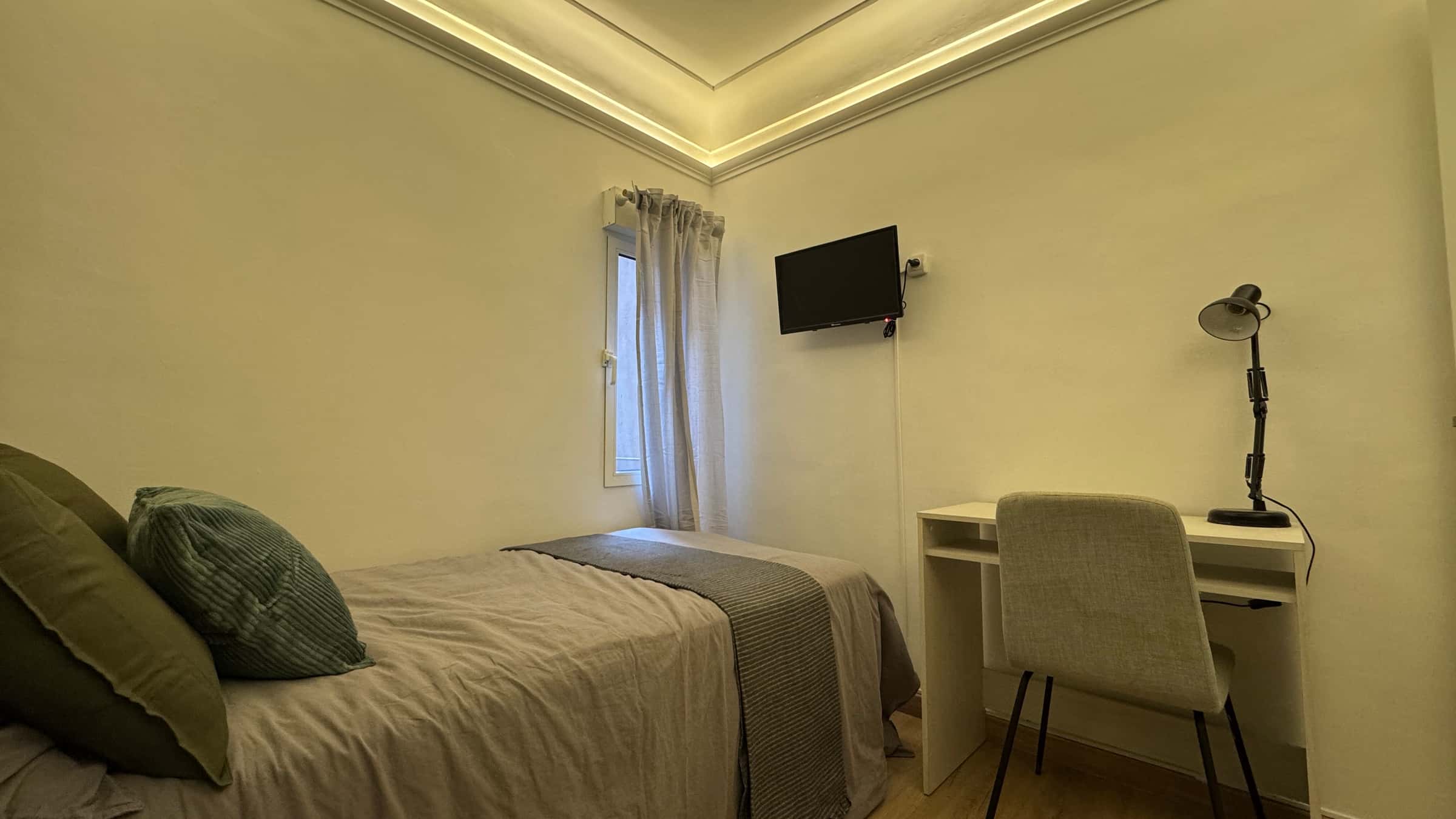 Zimmer in Avenida de Aguilera, Alicante (Alacant) für 120 m² mit 6 Schlafzimmer