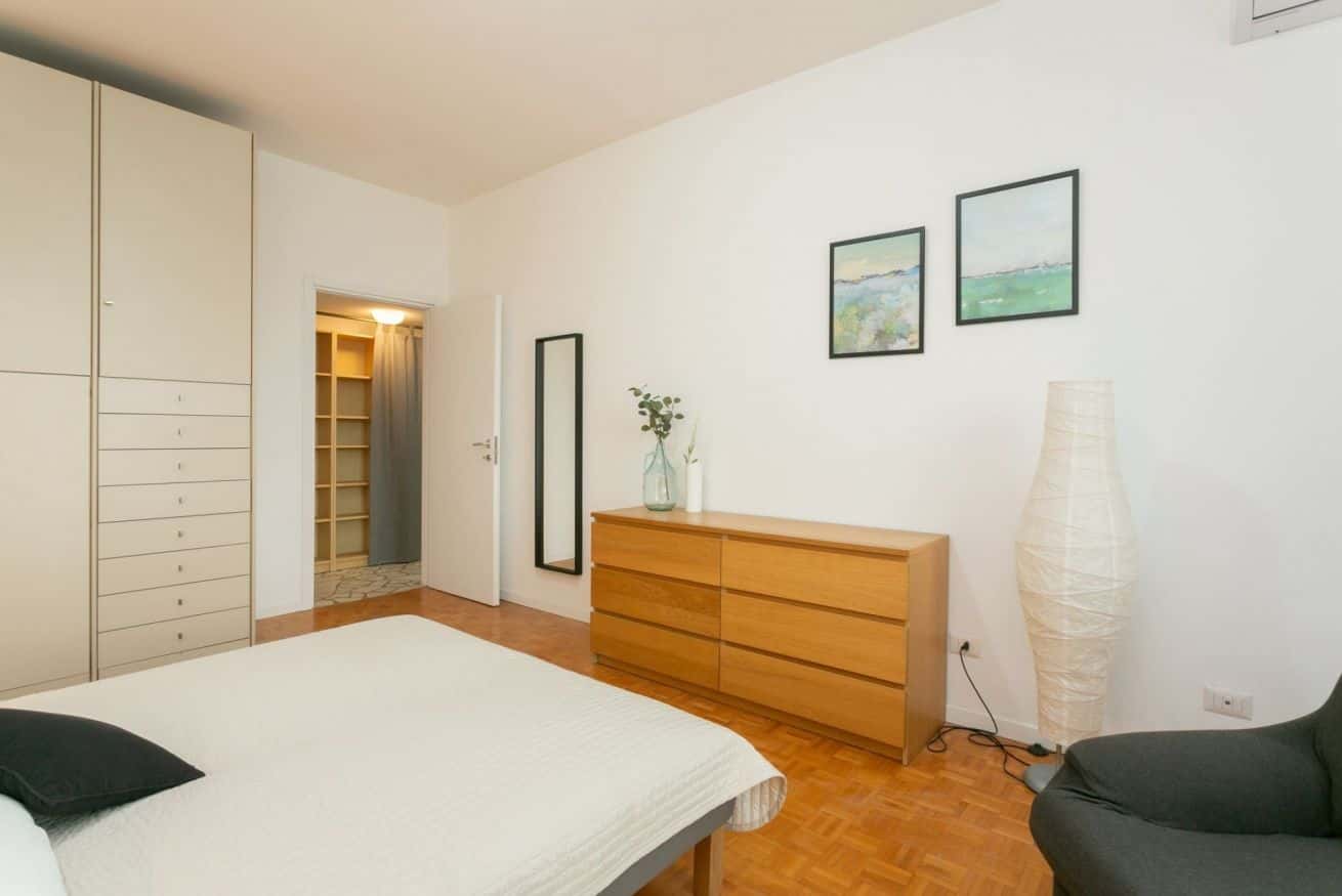 Trilocale con balcone adiacente alla metro Maciachini