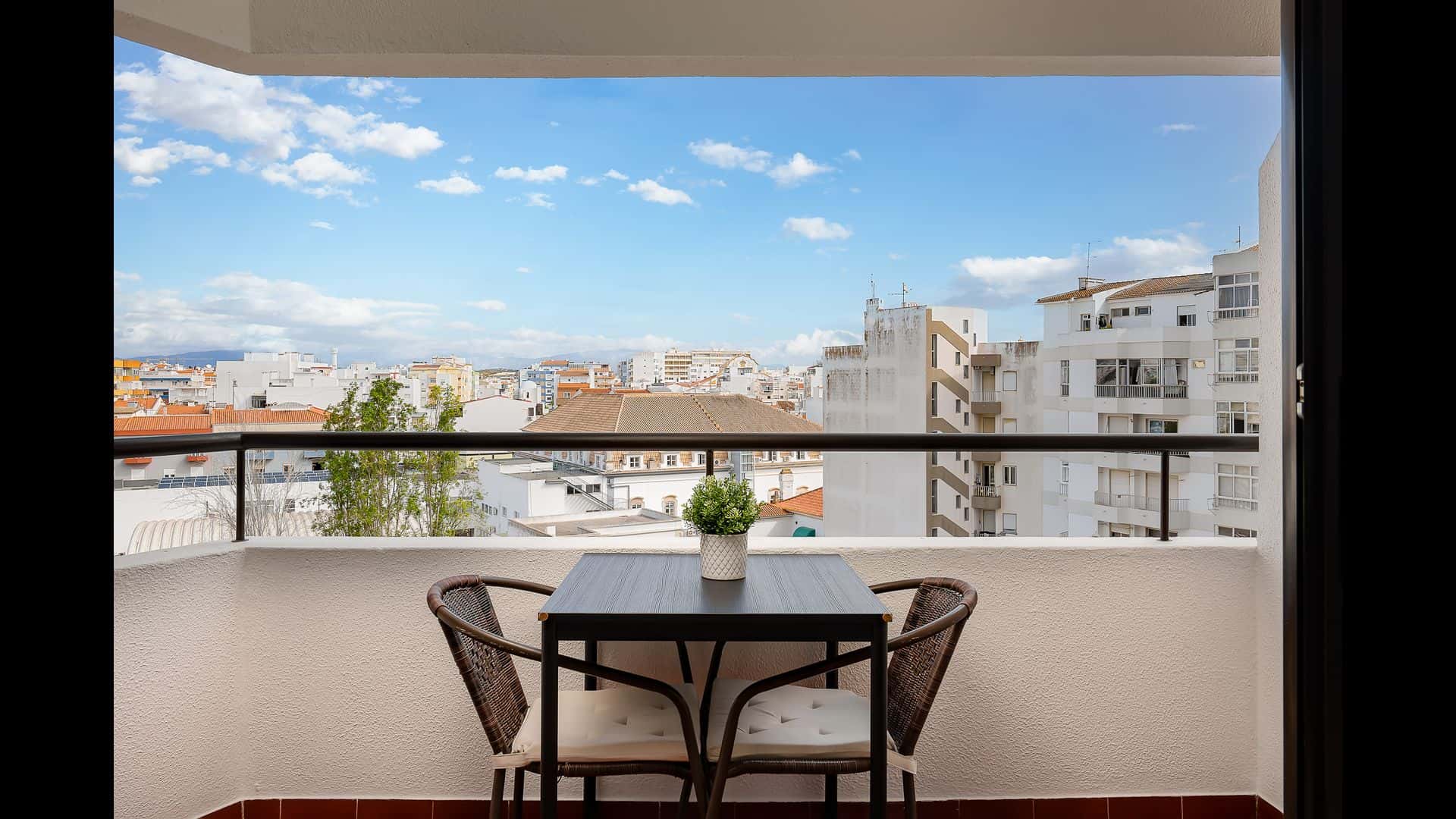 Sunny Studio W/ Balcony in Portimão