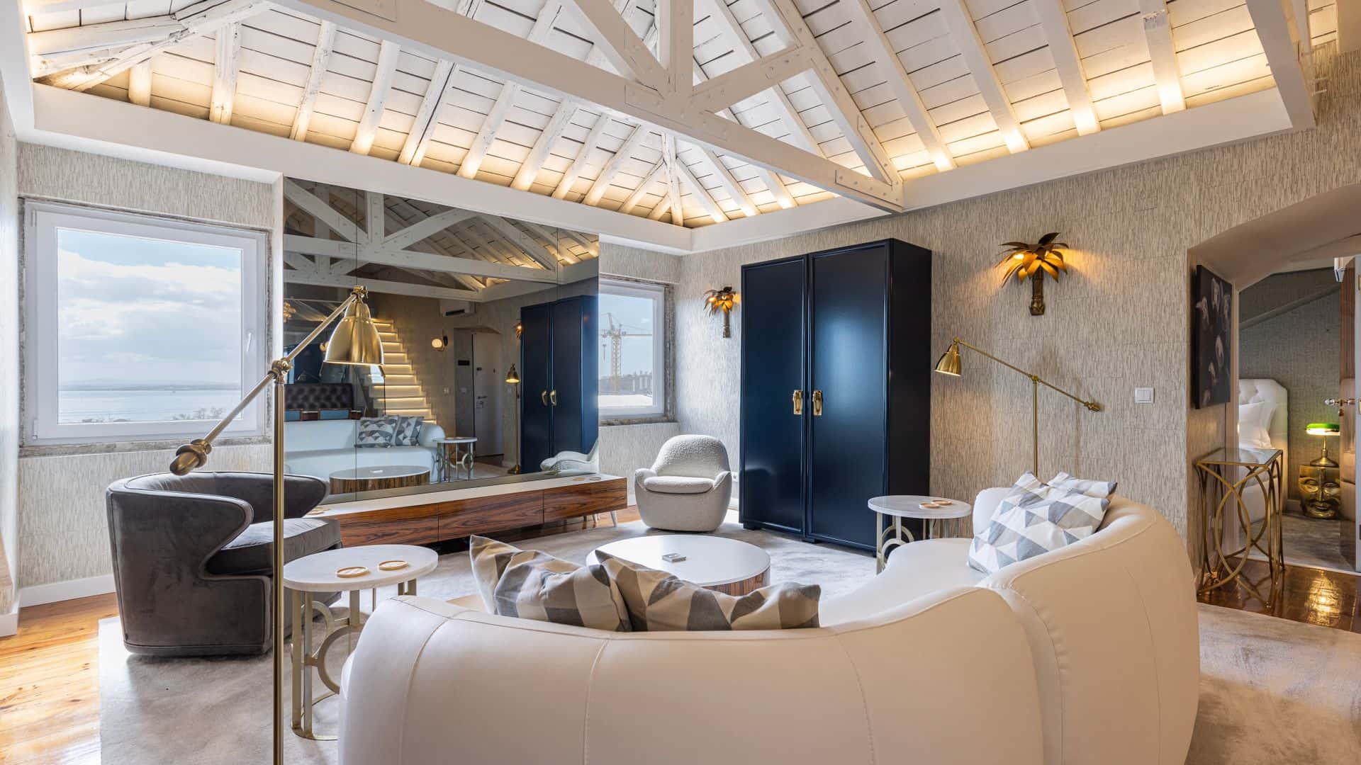 Luxury Duplex W/ River View