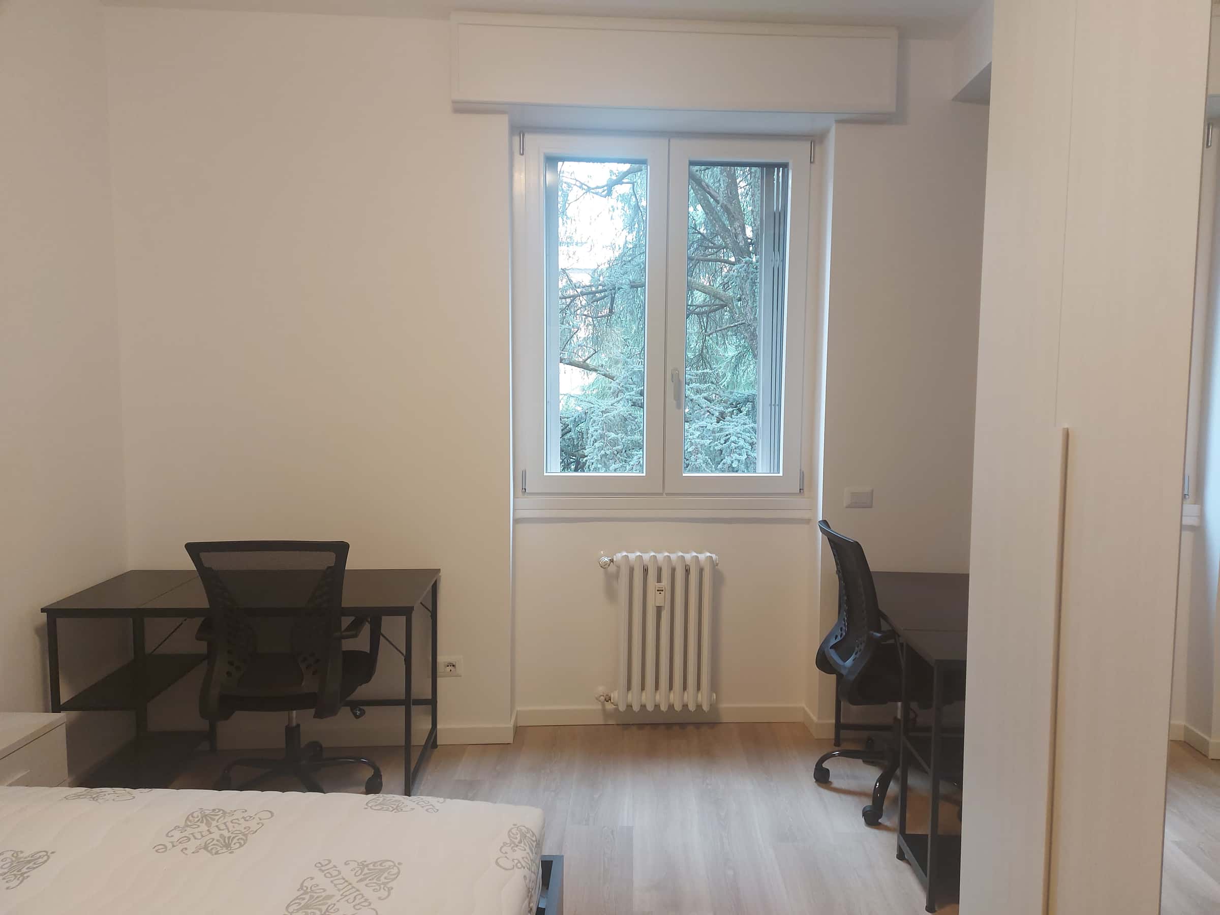 Room in Via Cipriano Facchinetti, Milano for 80 m² with 3 bedrooms