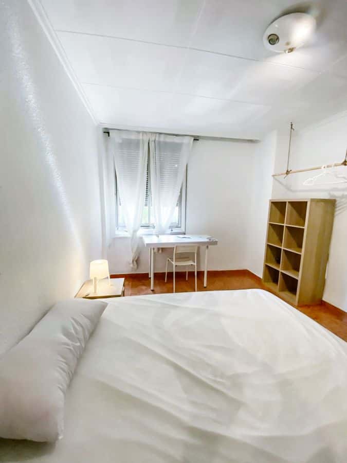 Habitación en piso de 4 habitaciones en Algirós