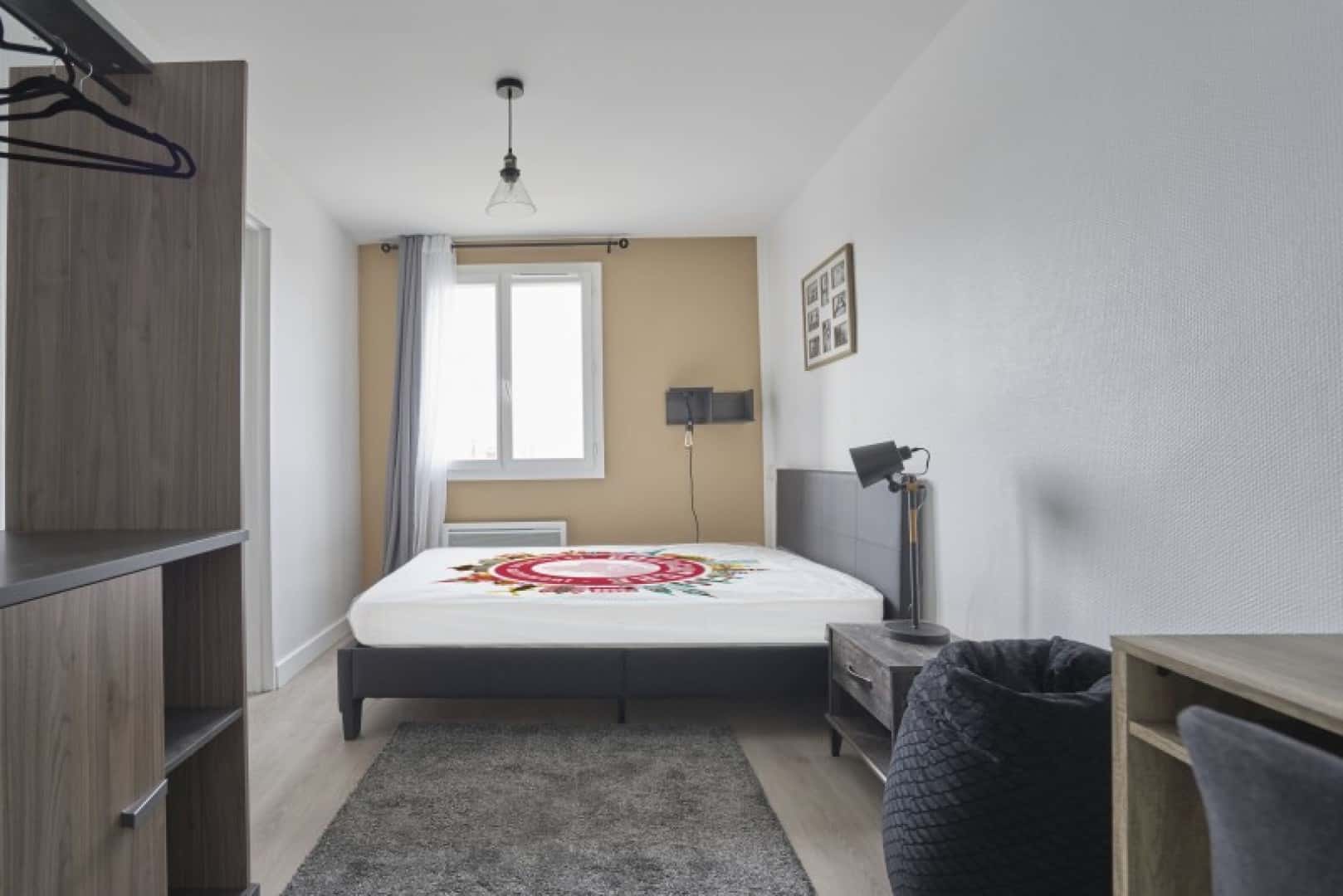 Chambre 2 - CAZENEUVE