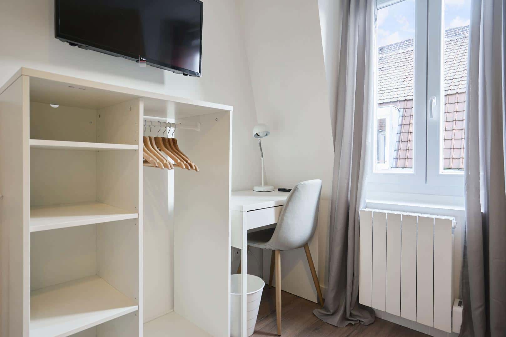 Chambre 2 - CONDE F