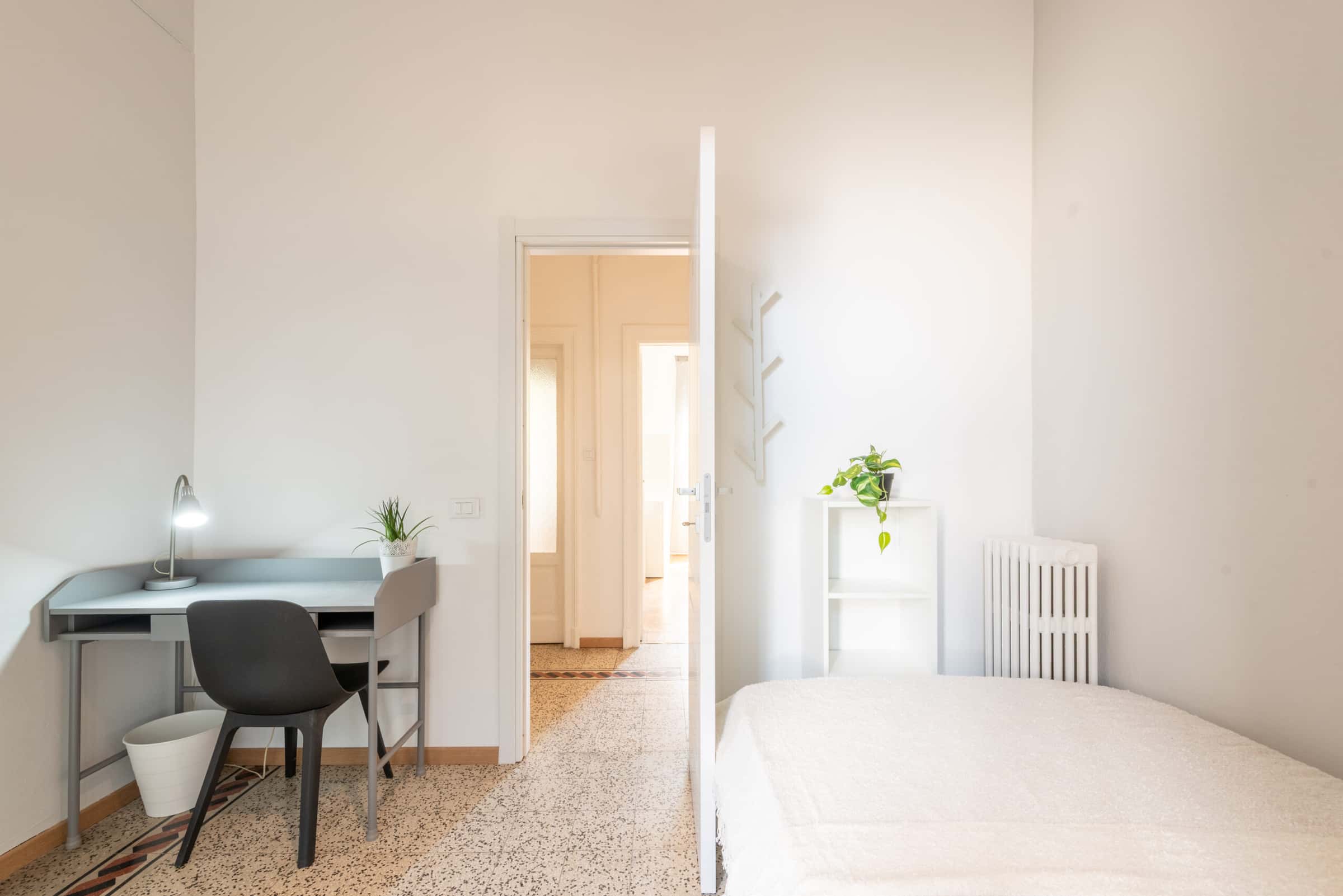 viale giovanni da cermenate 41  private room s1