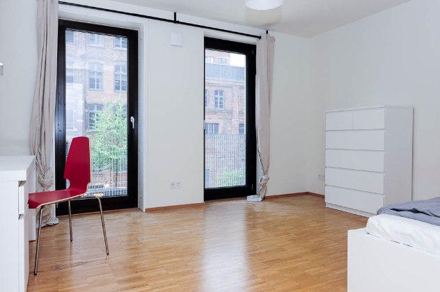 Listing photo thumbnail