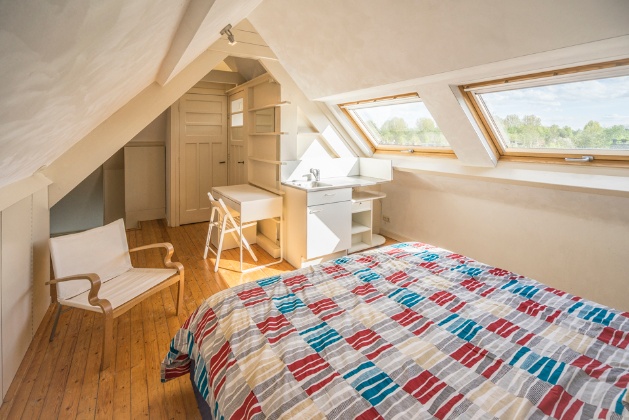 Listing photo thumbnail