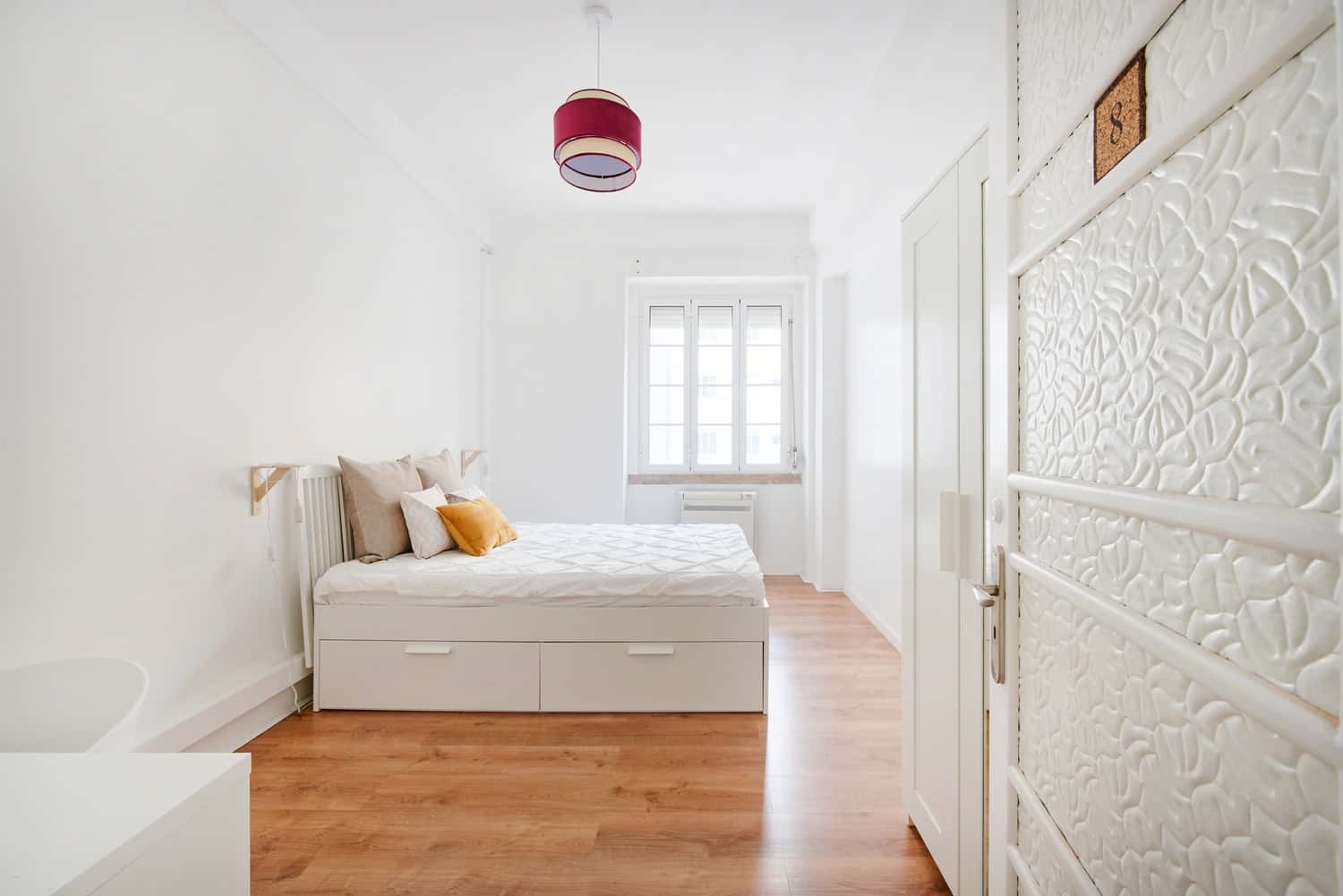 Room 8 - 37. Sidonio Pais nr 24 1E