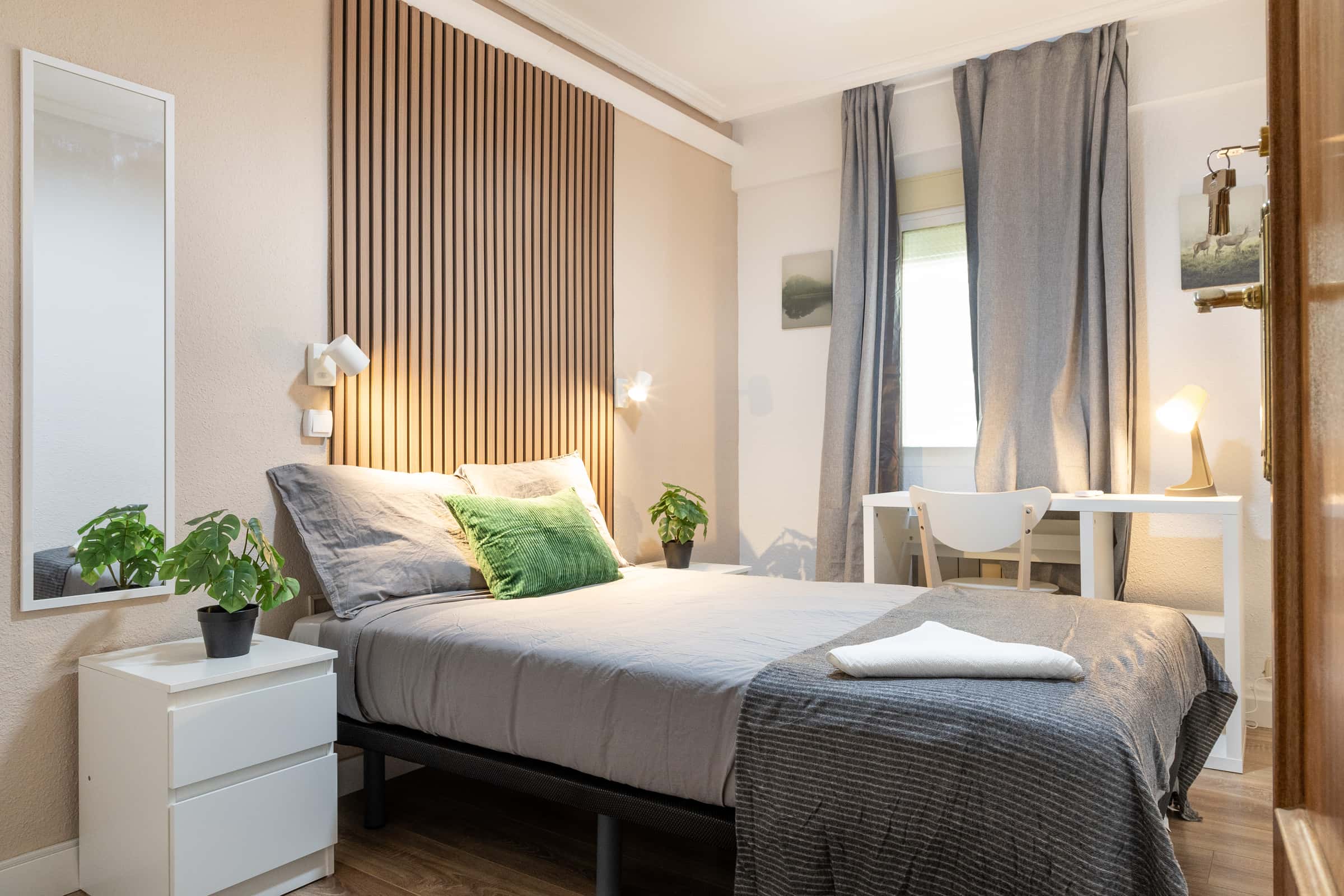 Zimmer in Paseo de los Jesuitas, Madrid für 80 m² mit 4 Schlafzimmer