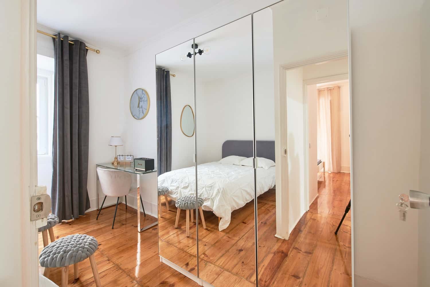 Room 10 - 83. Rua da Emenda 111 1