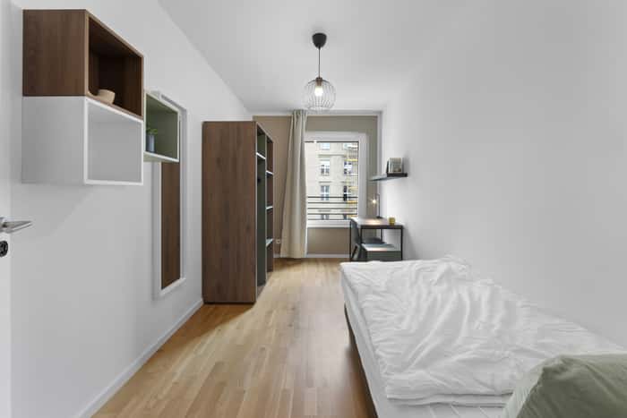Listing photo thumbnail