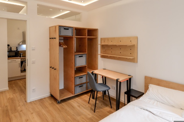 Listing photo thumbnail