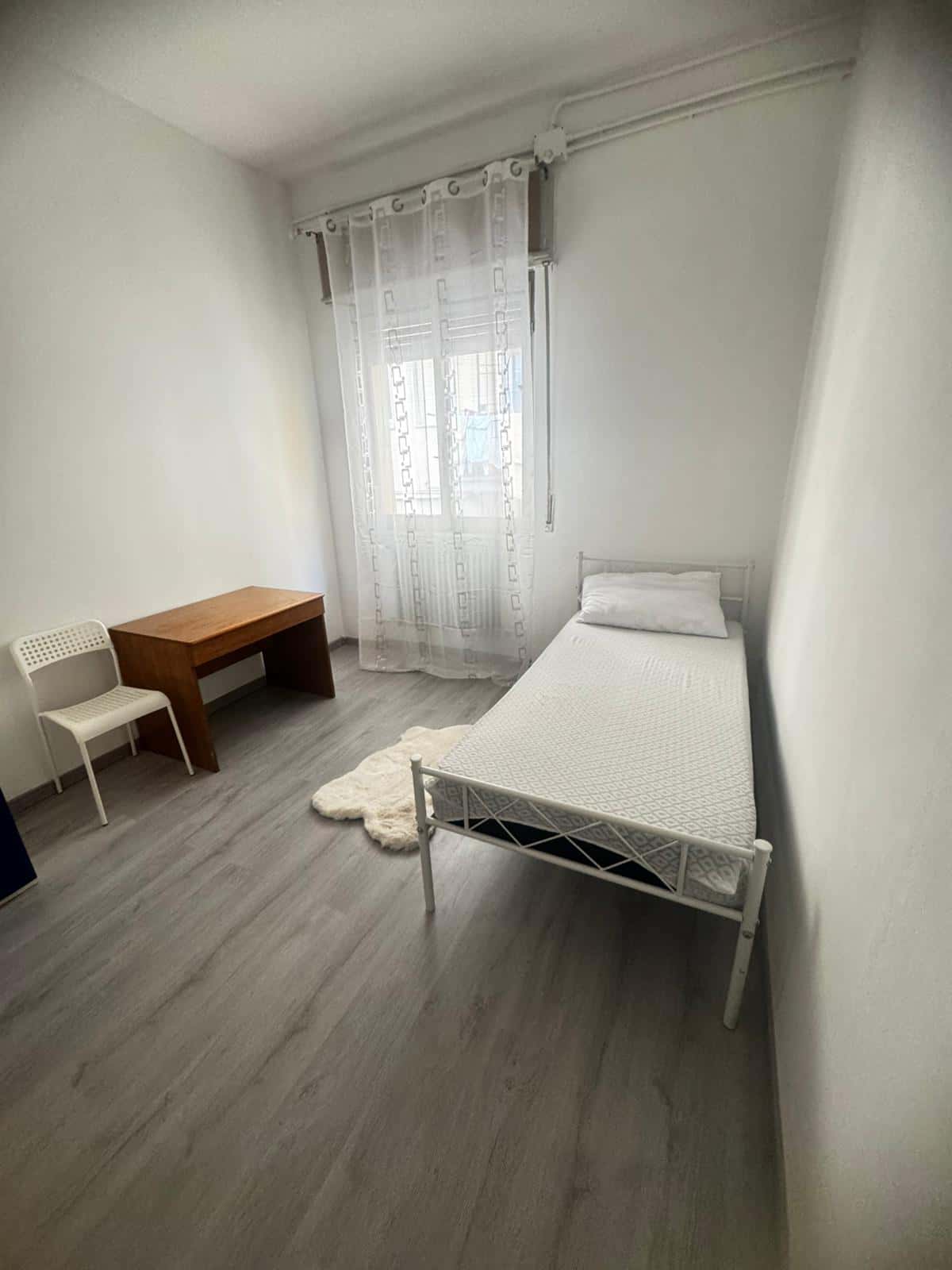 Quarto em Via Carlo Cocchetti, Brescia para 100 m² com 5 quartos