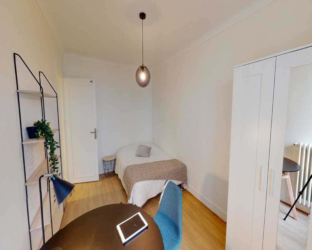 Chambre dans le Rue de Saussure