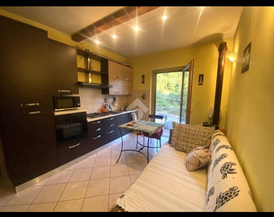 Appartamento in Via Cassissa, Pedemonte di 60 m² con 2 camere