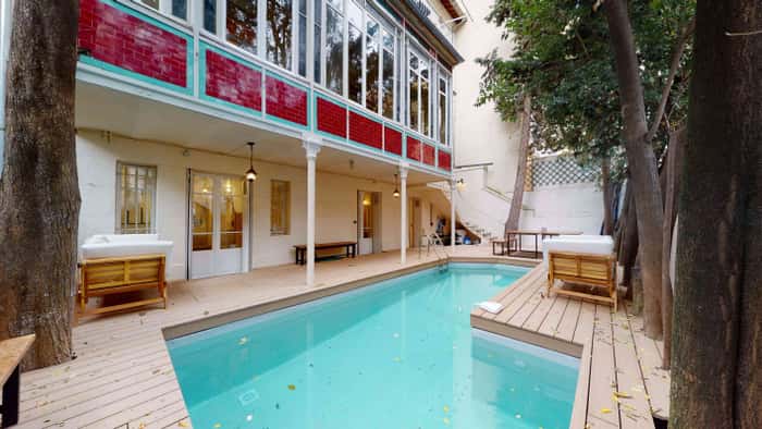 Listing photo thumbnail