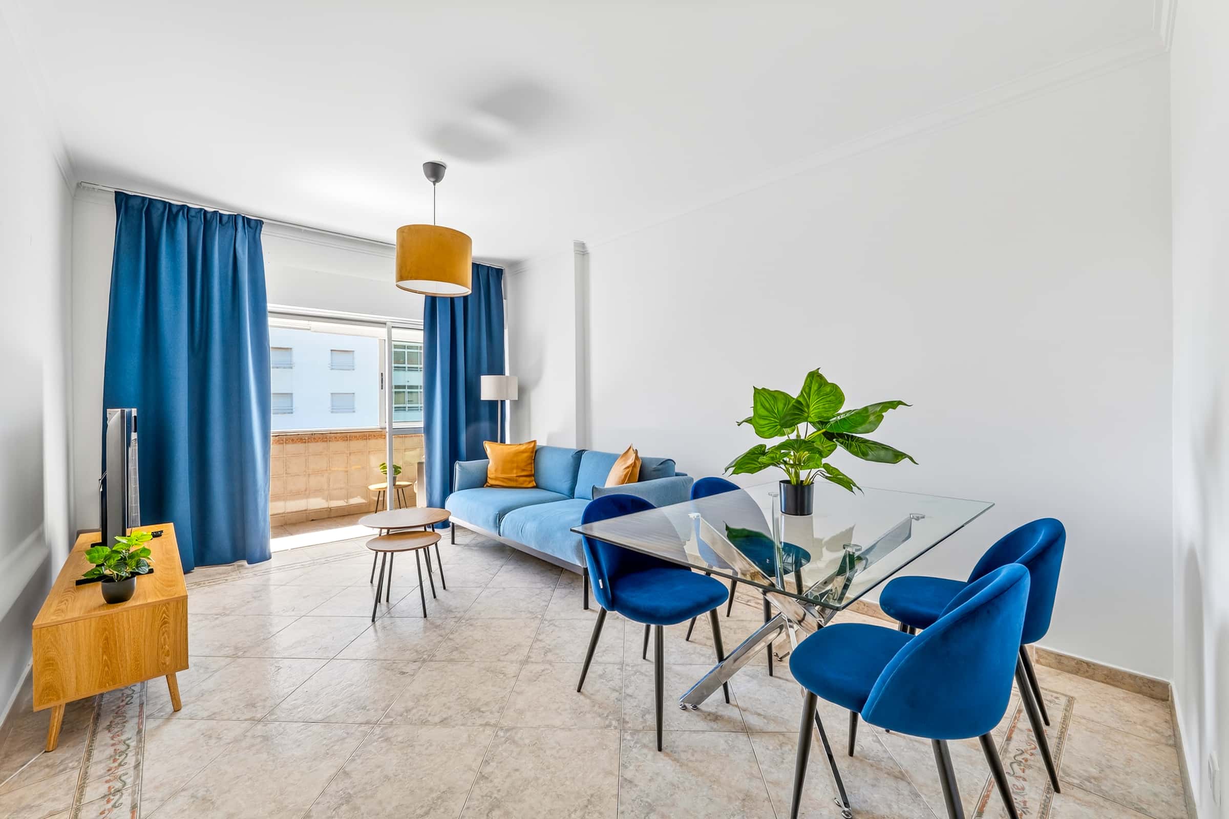 Apartment in Rua António Louro, Parede with 90 m² and 2 bedrooms