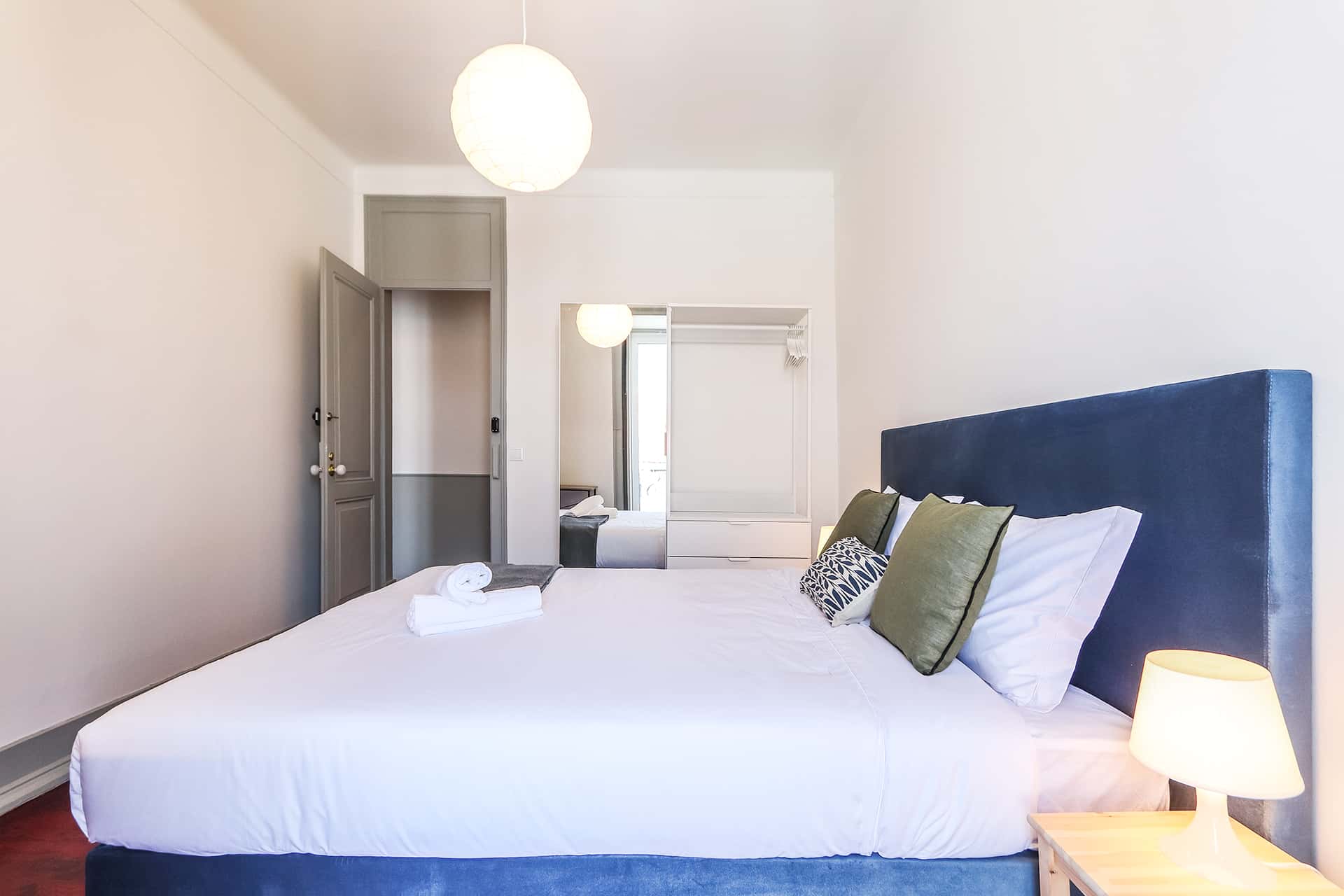 Bright double bedroom with balcony in Campo de Ourique - Room 4