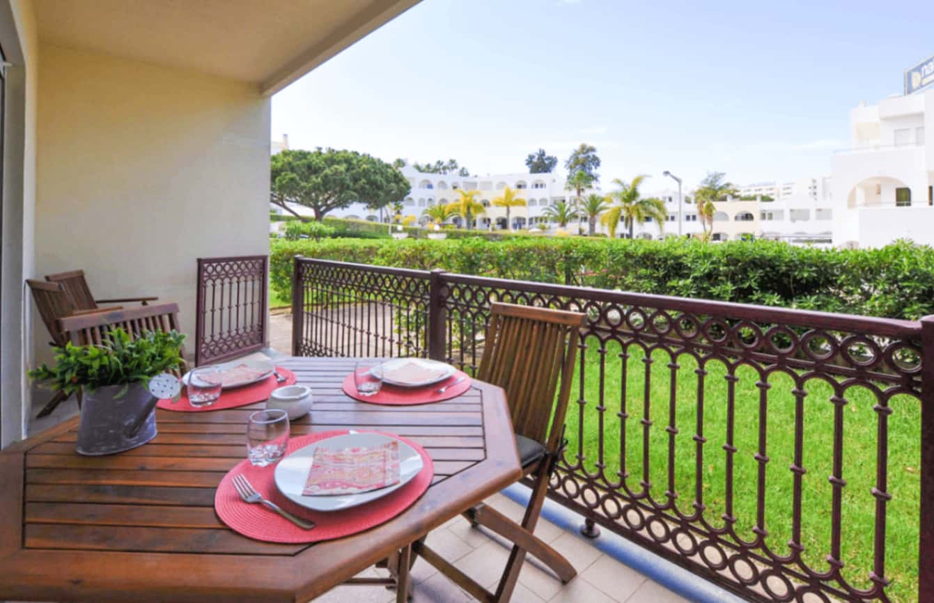 Bogart, Espaçoso Apt, Ideal Familias 5min da Oura (nov-april only)