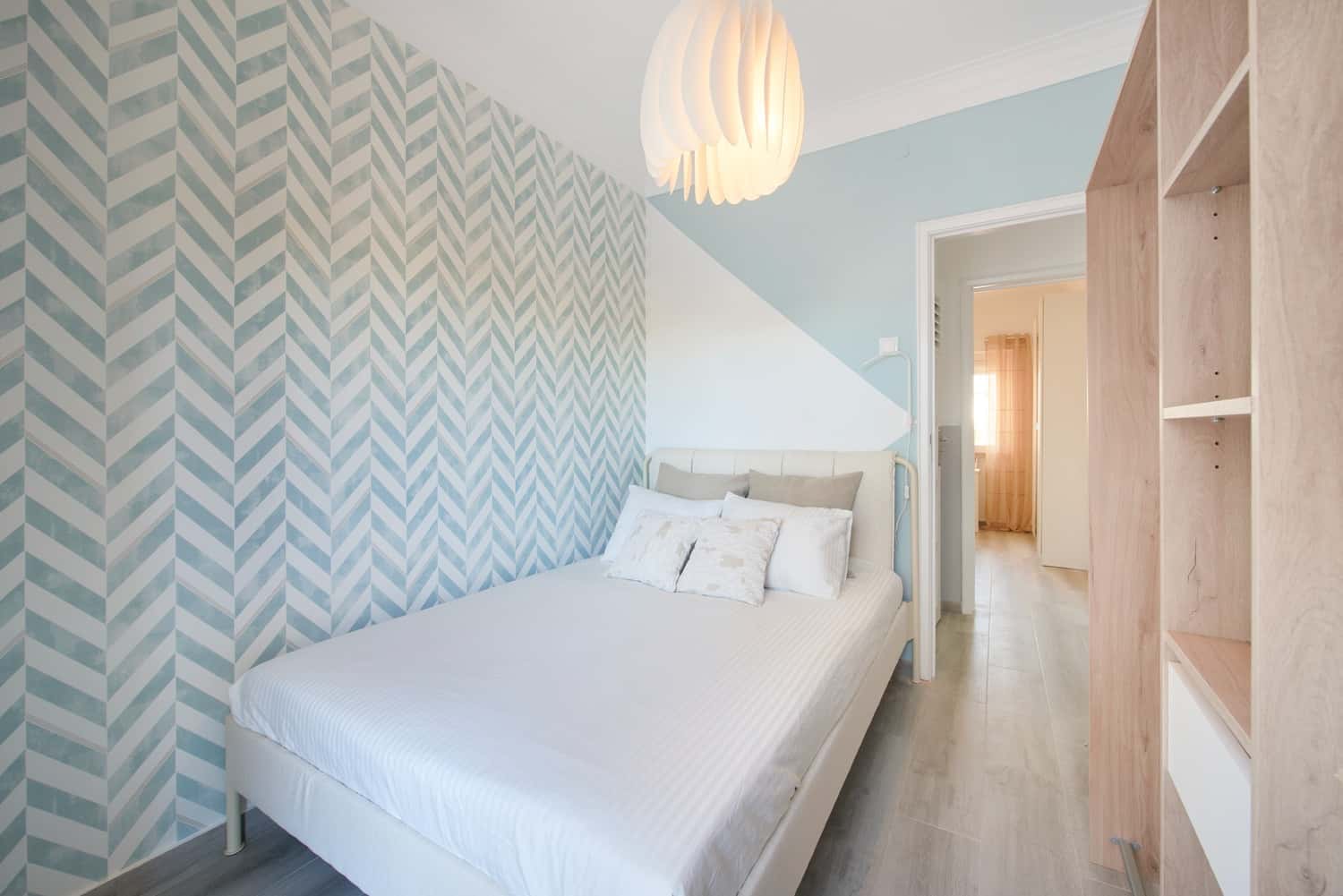 Room 3 - 207. R.António Aleixo 39 3D