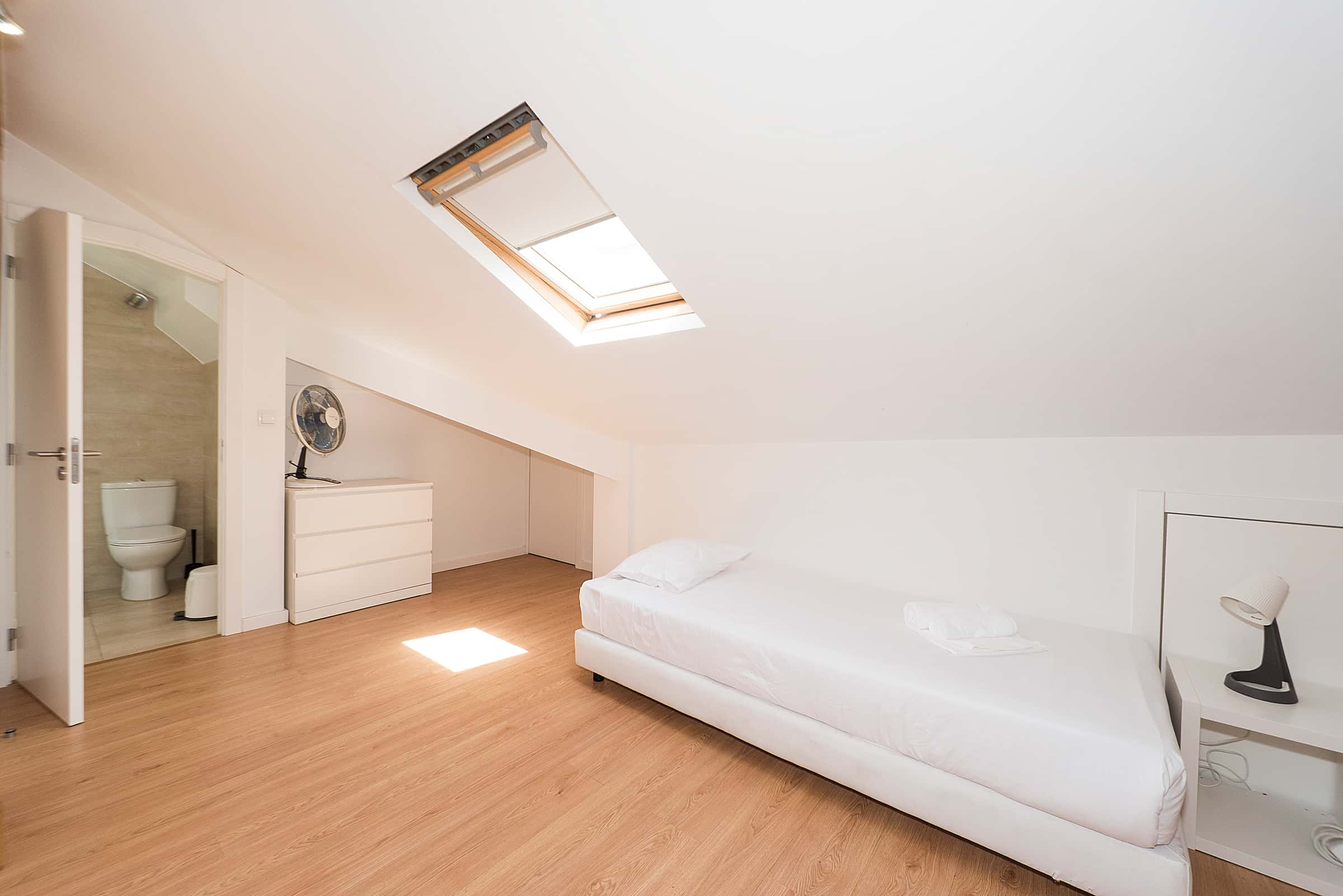 Estrada das Laranjeiras (Students only)