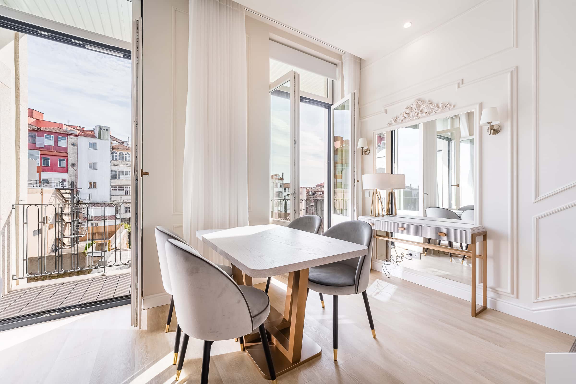 Sunny Apartment in Santa Catarina, Porto