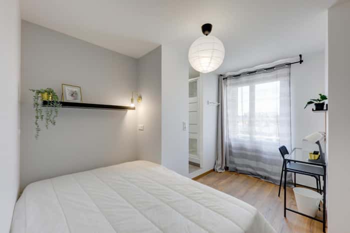 Listing photo thumbnail