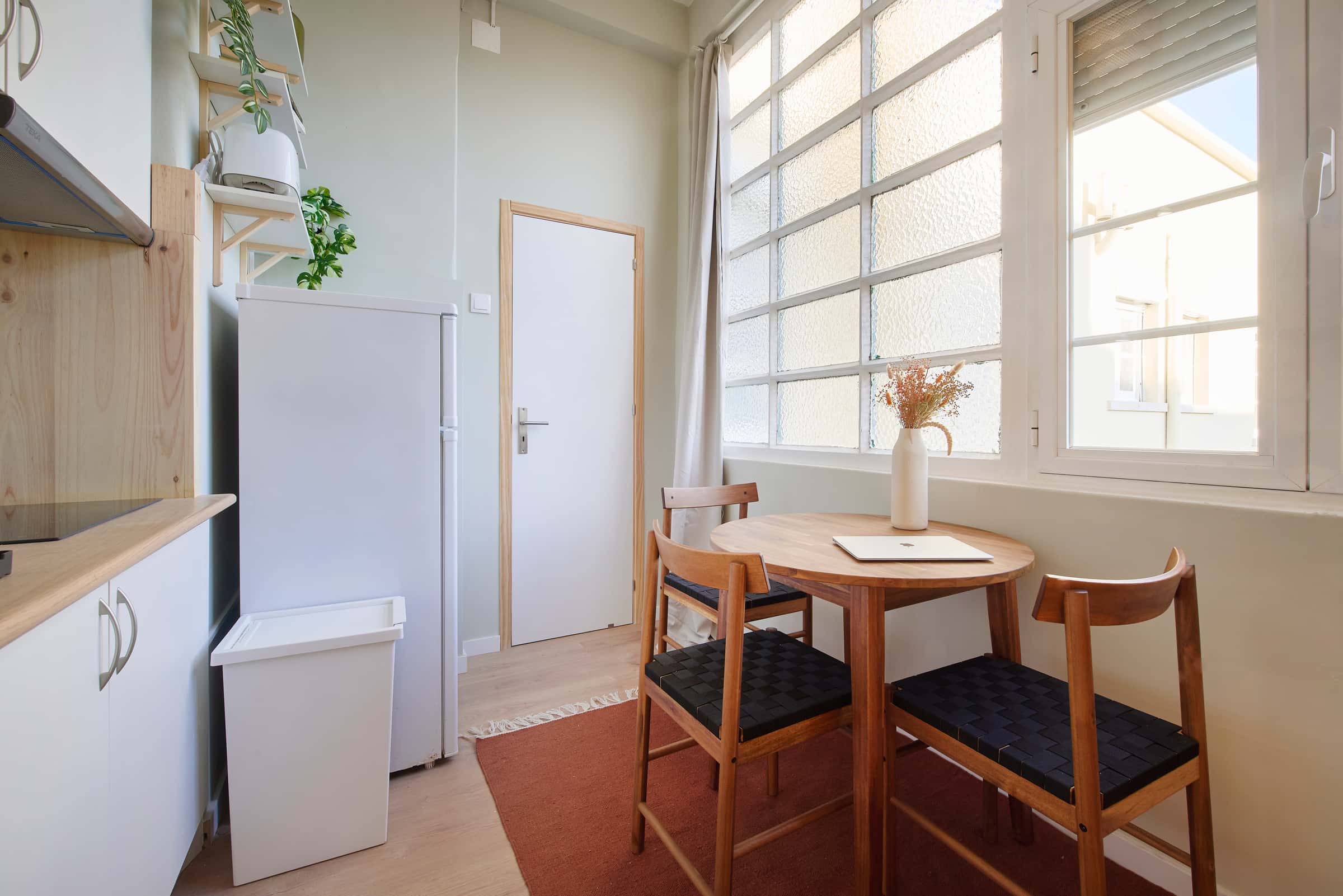 Cosy Studio for Rent in Av. António Augusto Aguiar, Lisbon