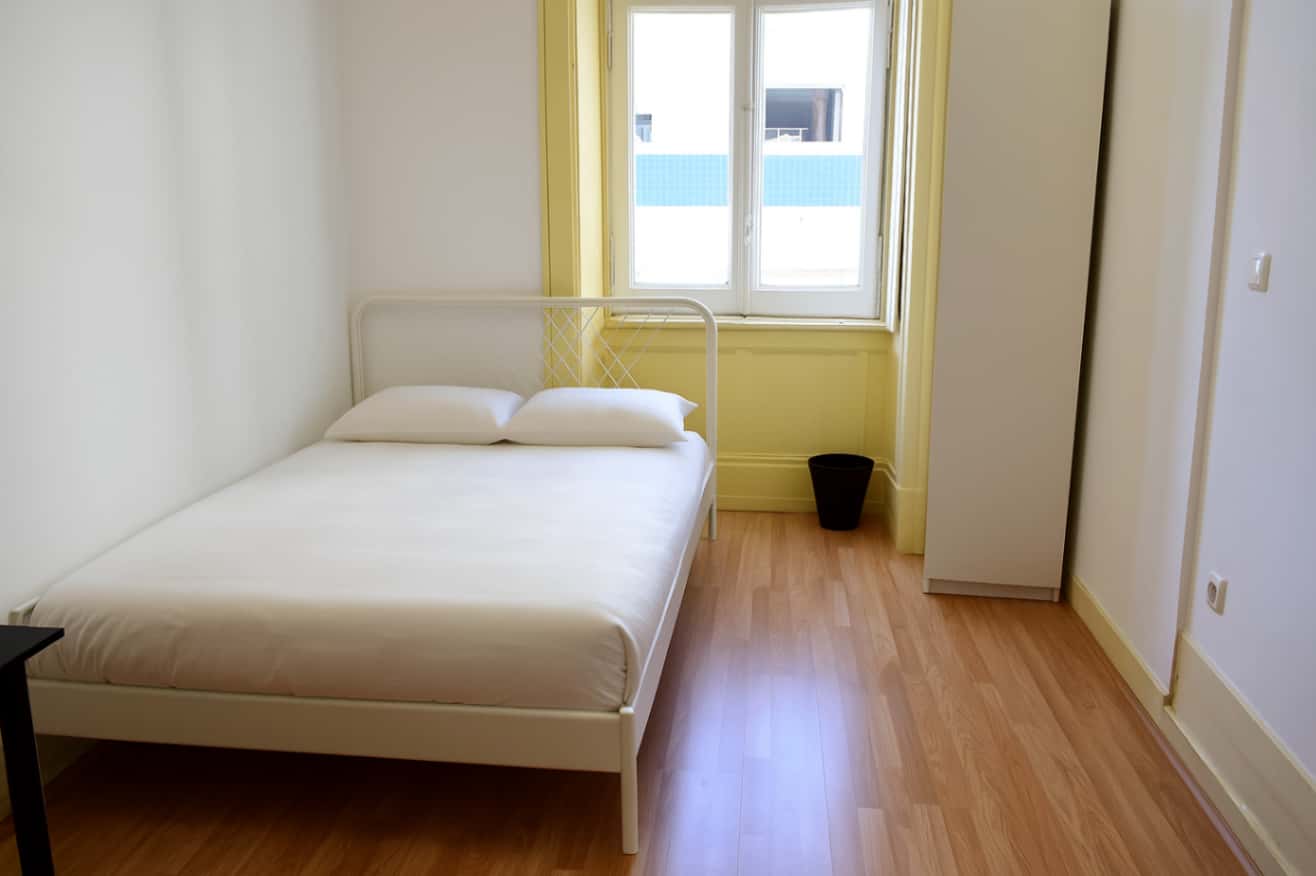 Quarto com cama de casal em apartamento com 8 quartos - independente da casa - FLAT G - G01