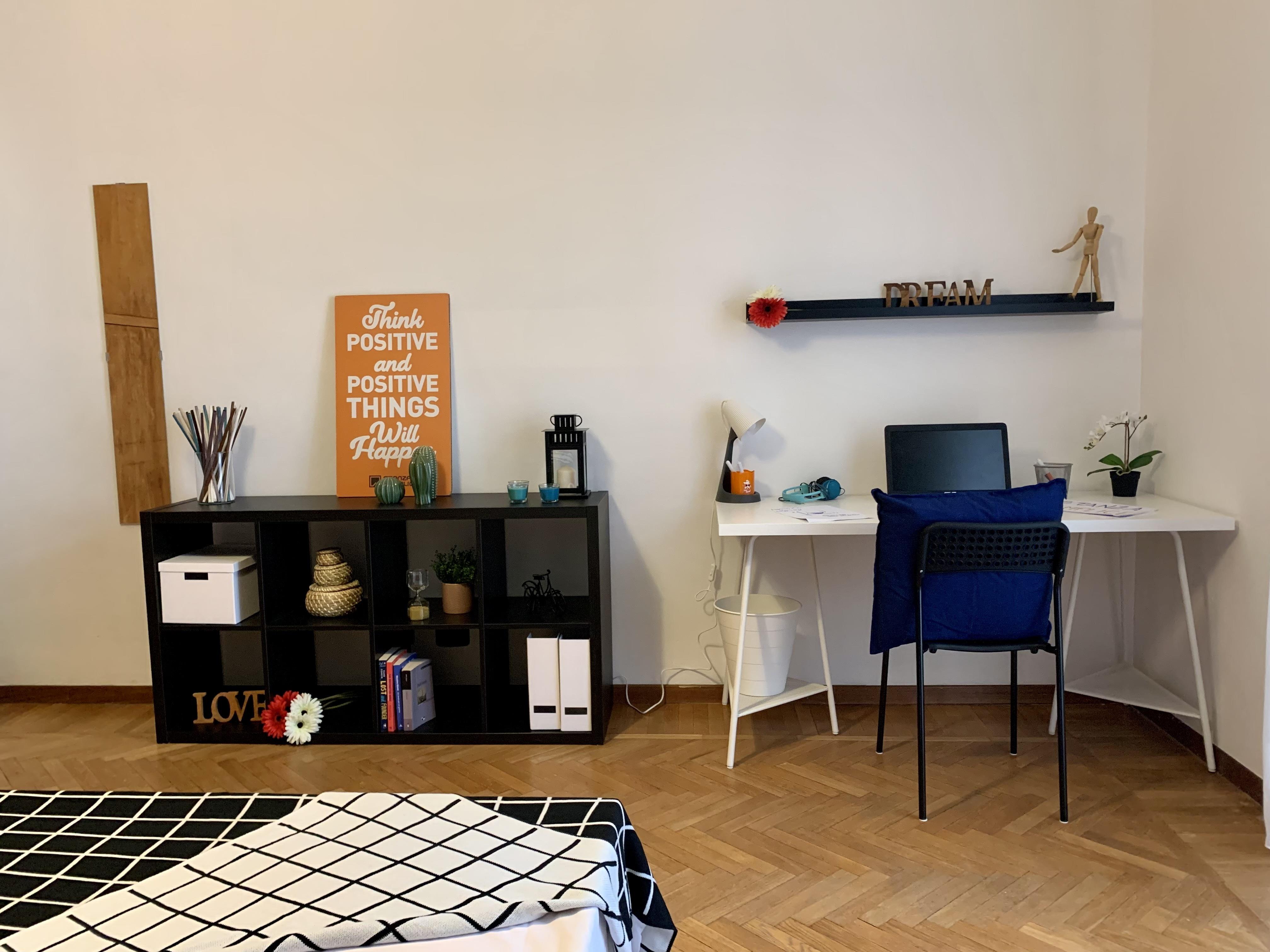 Via Caraglio 87 - Stanza 25