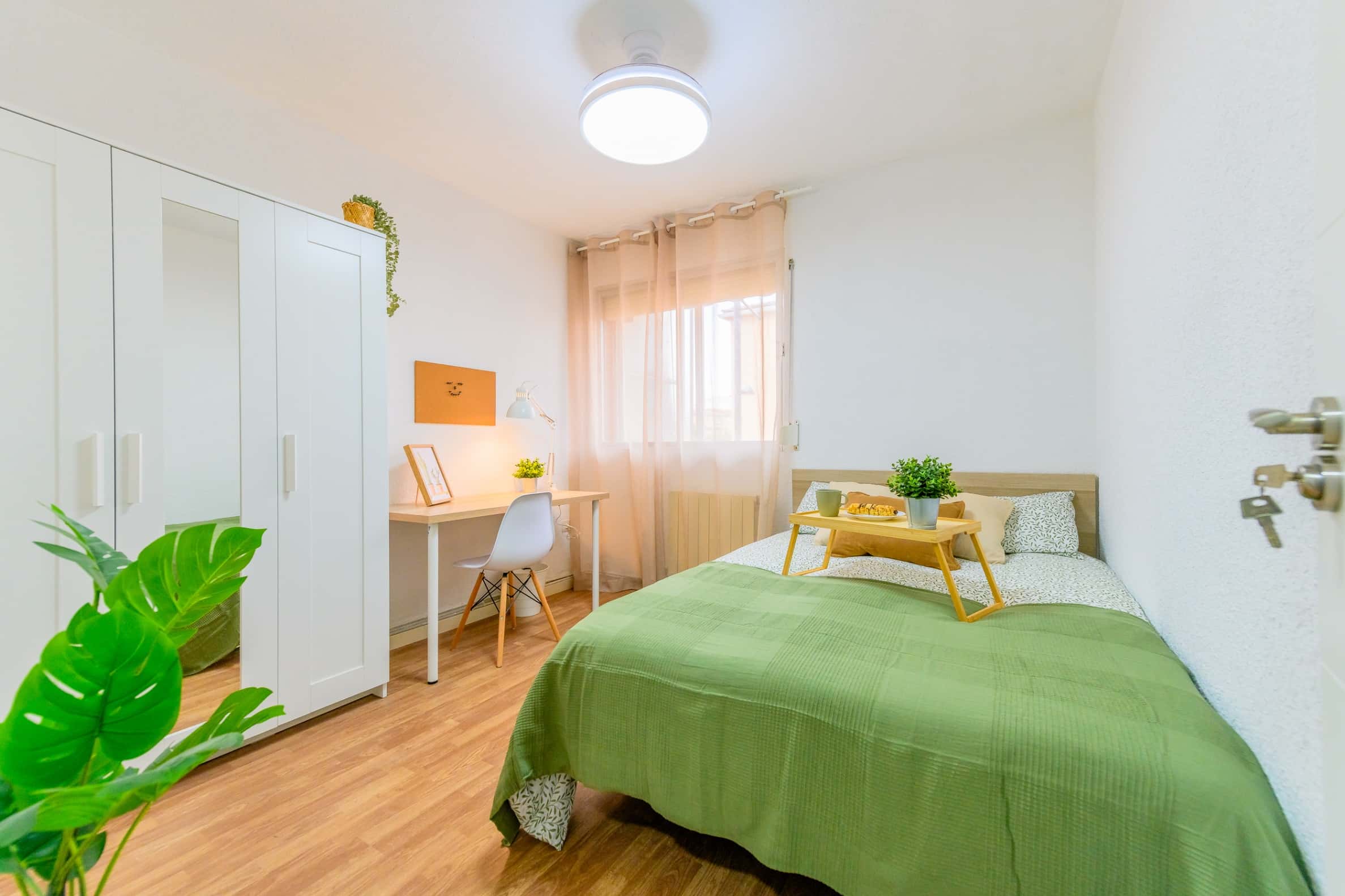 Habitacion privada en calle Santa Eva , Madrid
